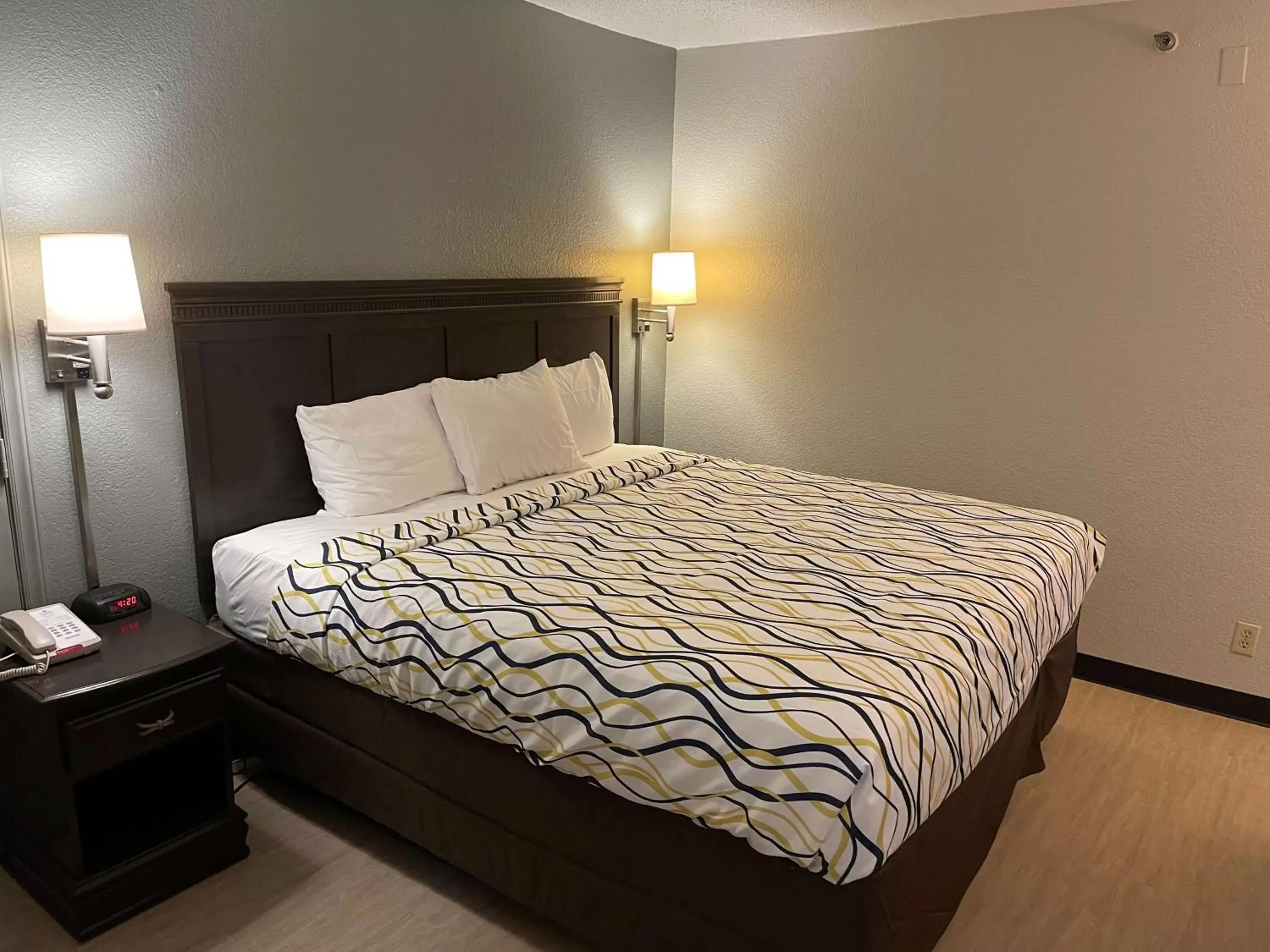 Bed in SureStay Plus Hotel by Best Western Durham Medical Center