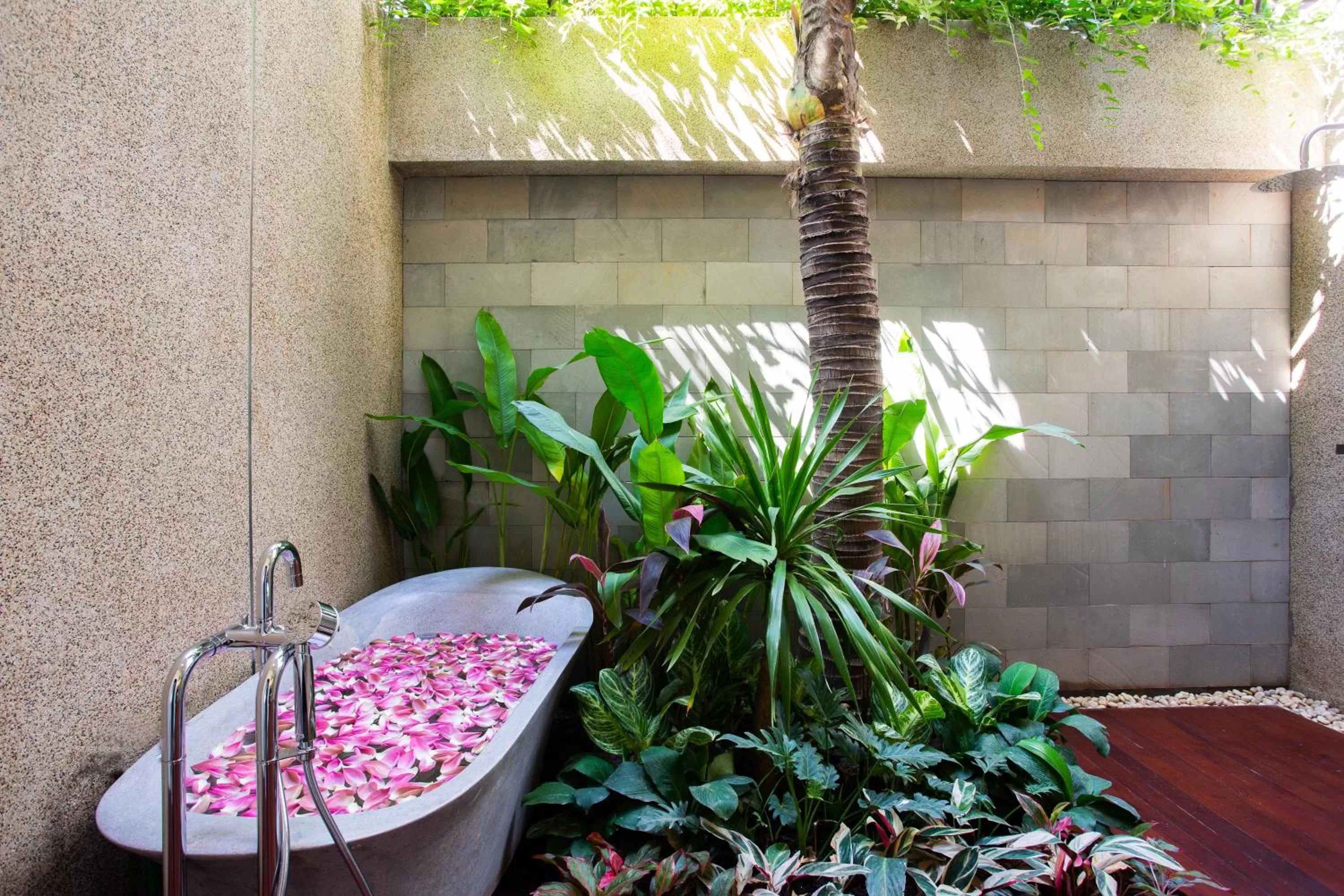 Bathroom in Shintana Saya La Maison