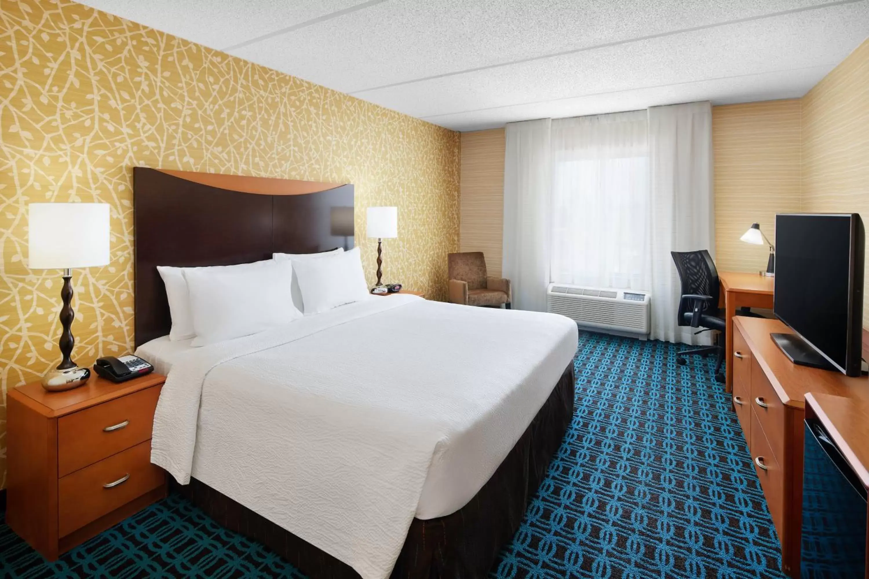 Photo of the whole room, Bed in Fairfield Inn and Suites by Marriott Plainville