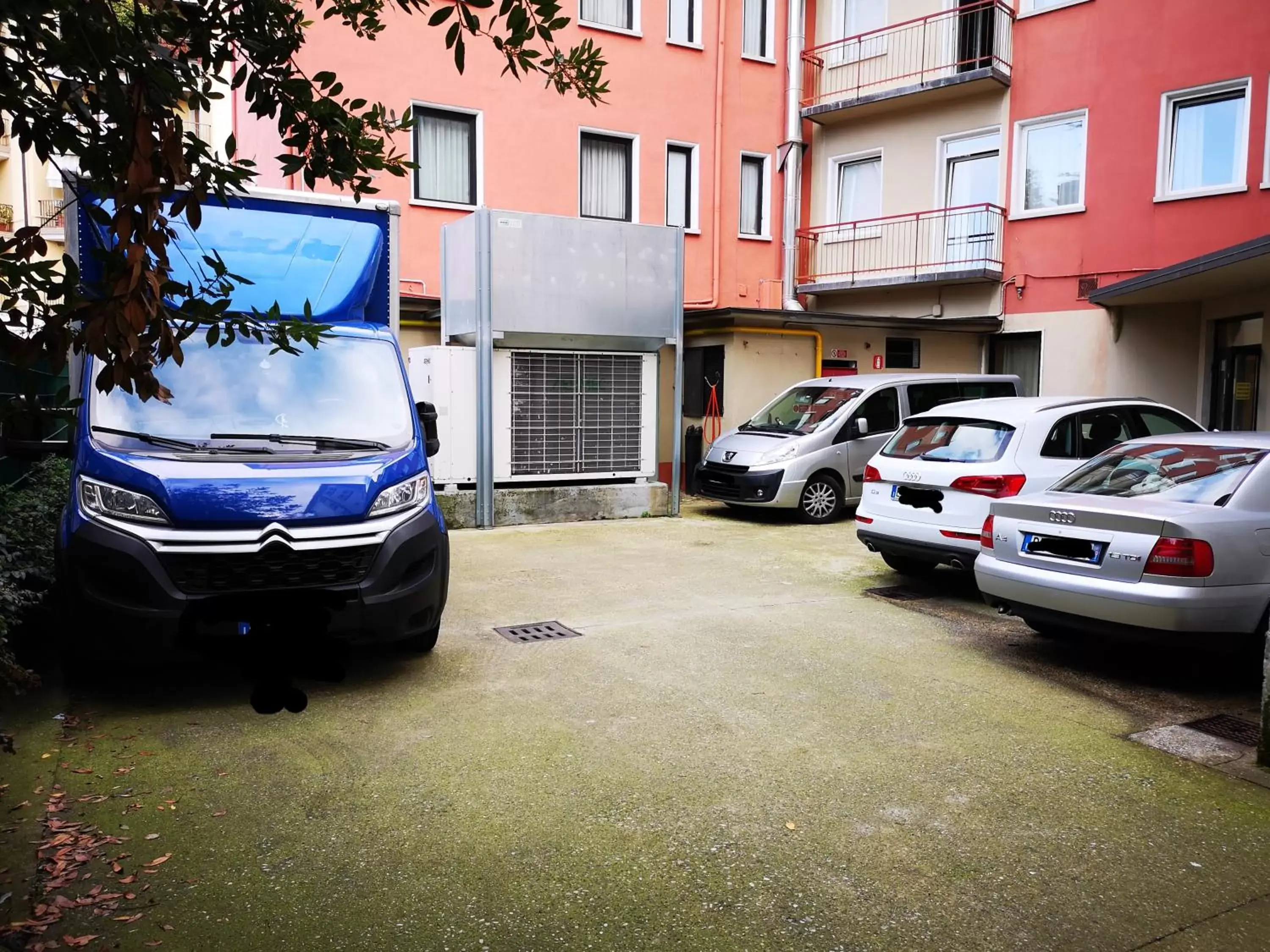 Property building in Key Hotel Property building in Key Hotel