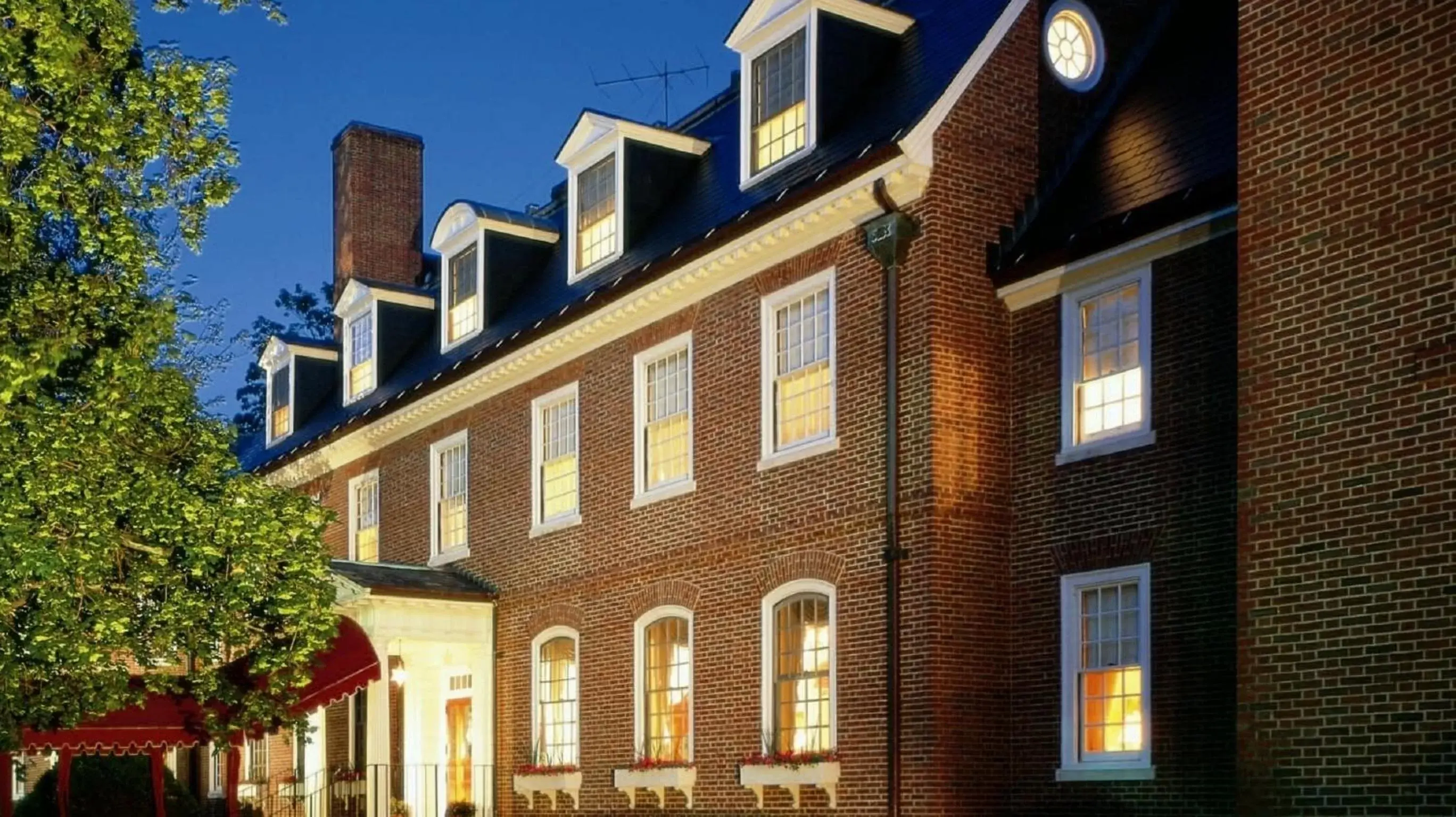Facade/entrance in The Exeter Inn Facade/entrance in The Exeter Inn