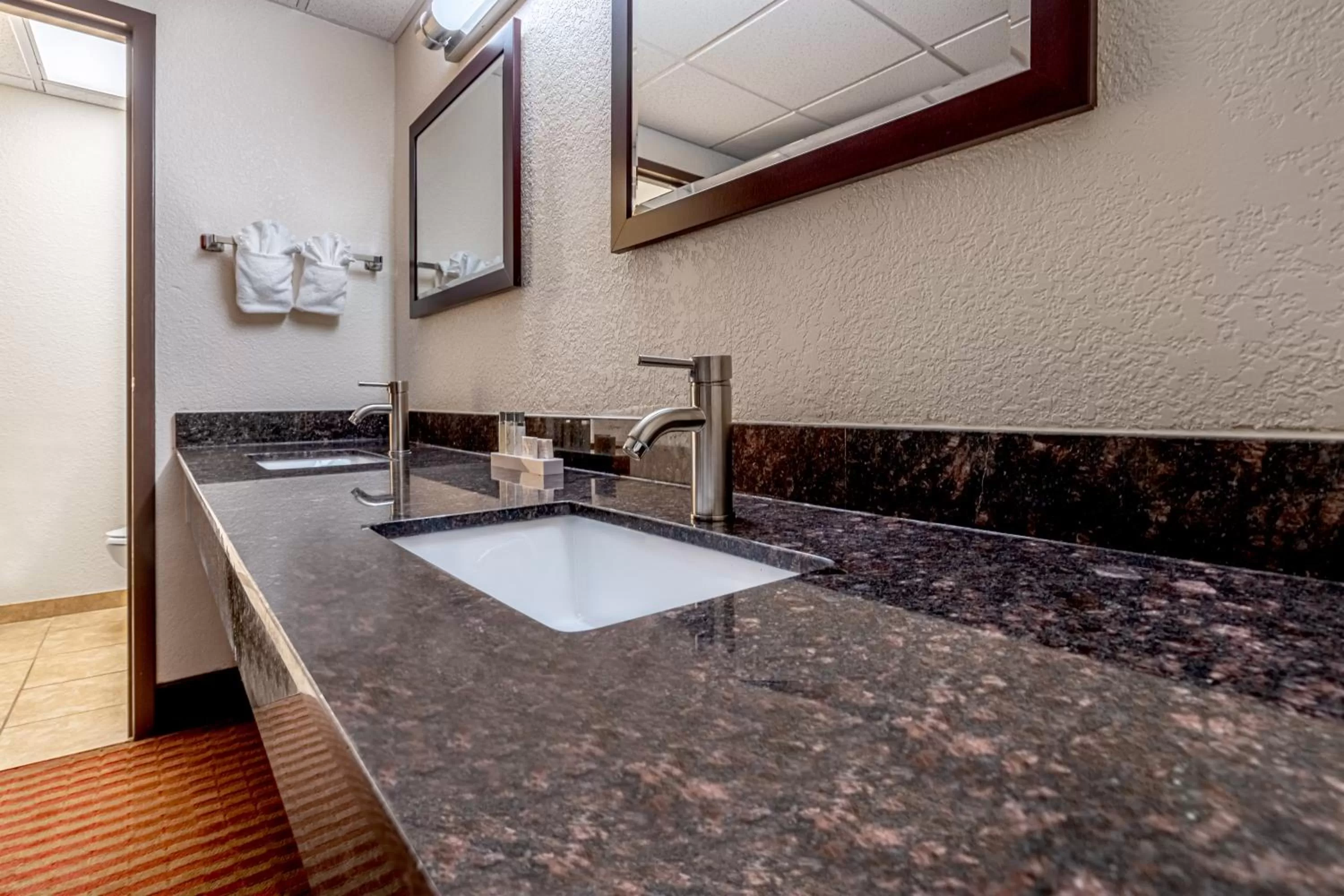 Bathroom in Grand Williston Hotel and Conference Center