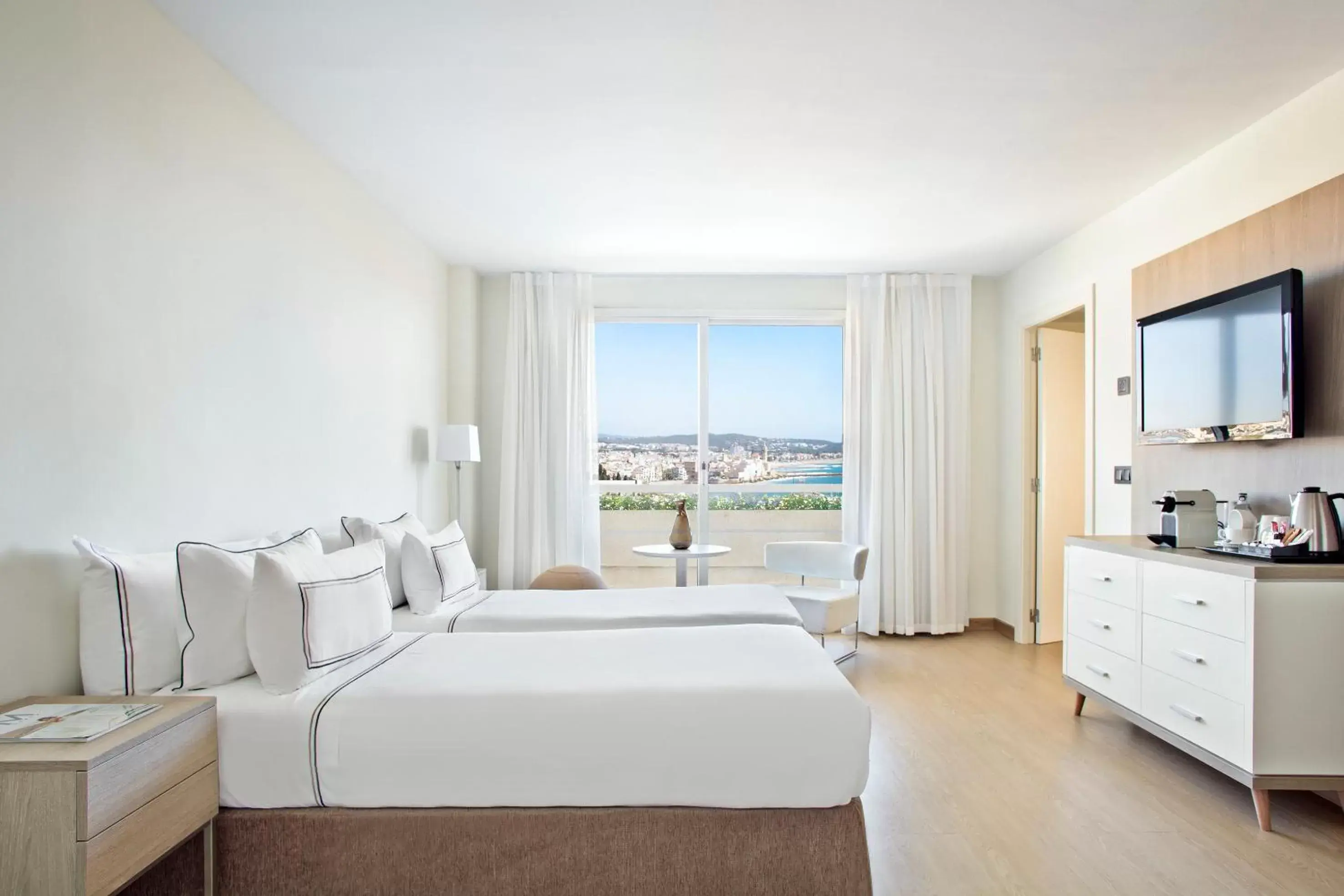 TV and multimedia in Melia Sitges