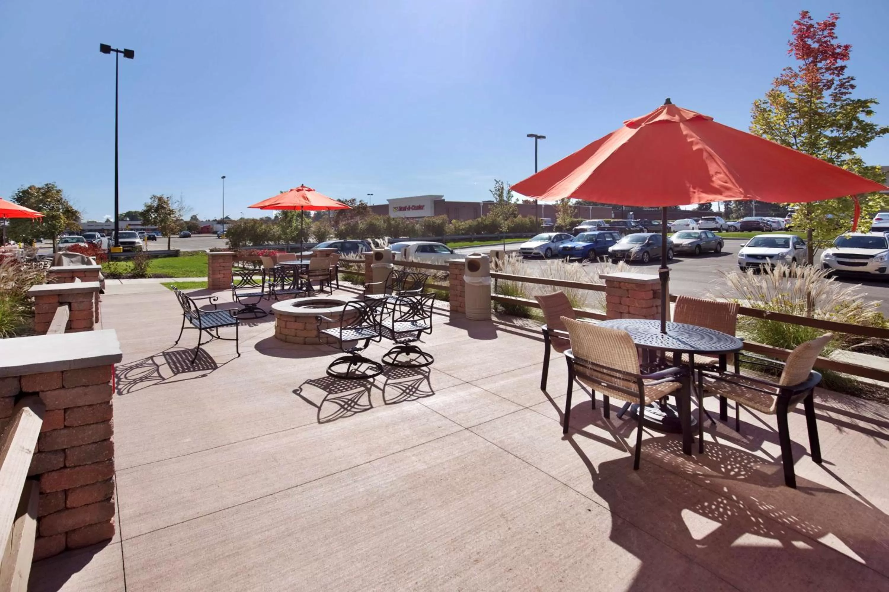 Patio in Hampton Inn Butler