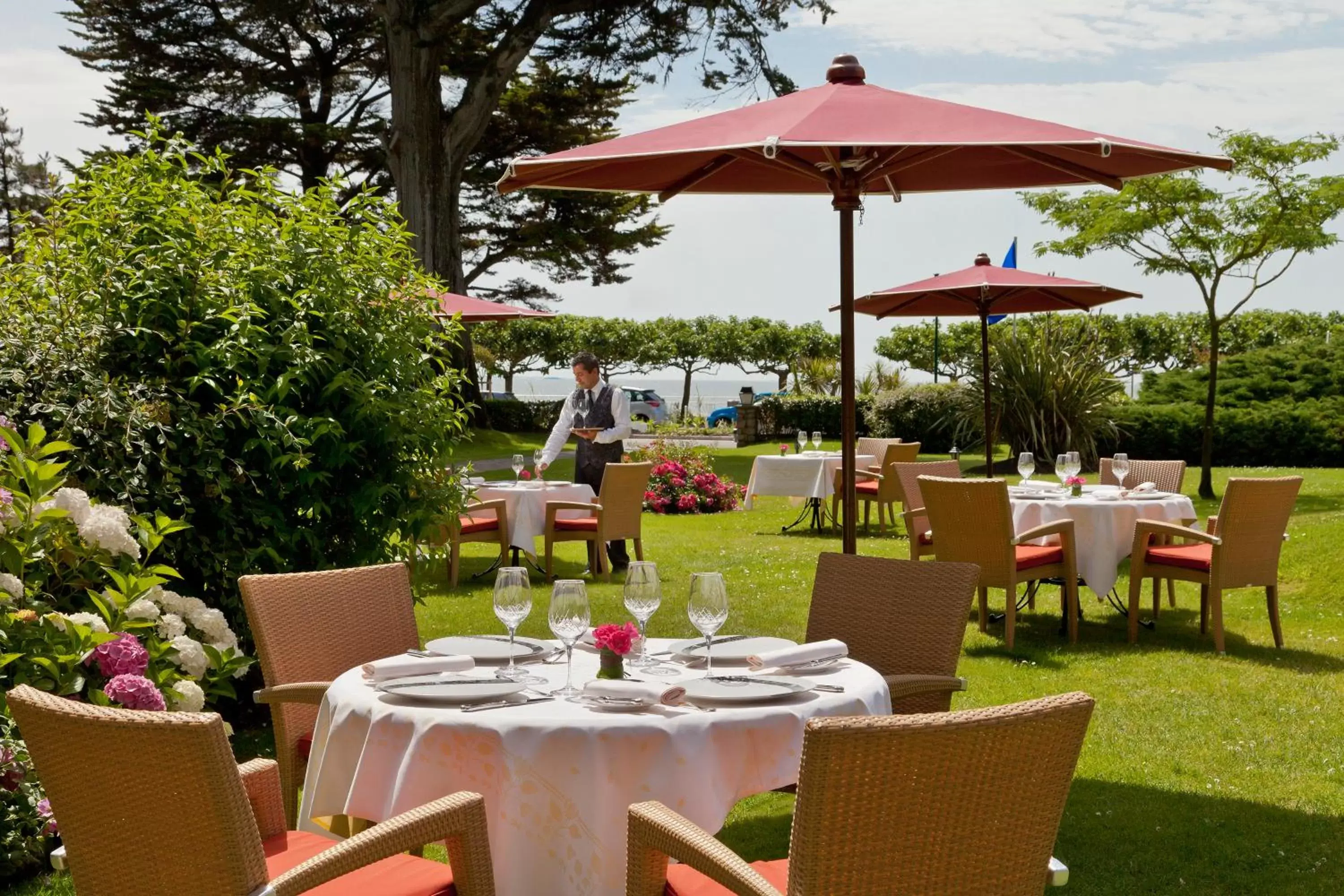 Garden, Restaurant/Places to Eat in Le Castel Marie Louise