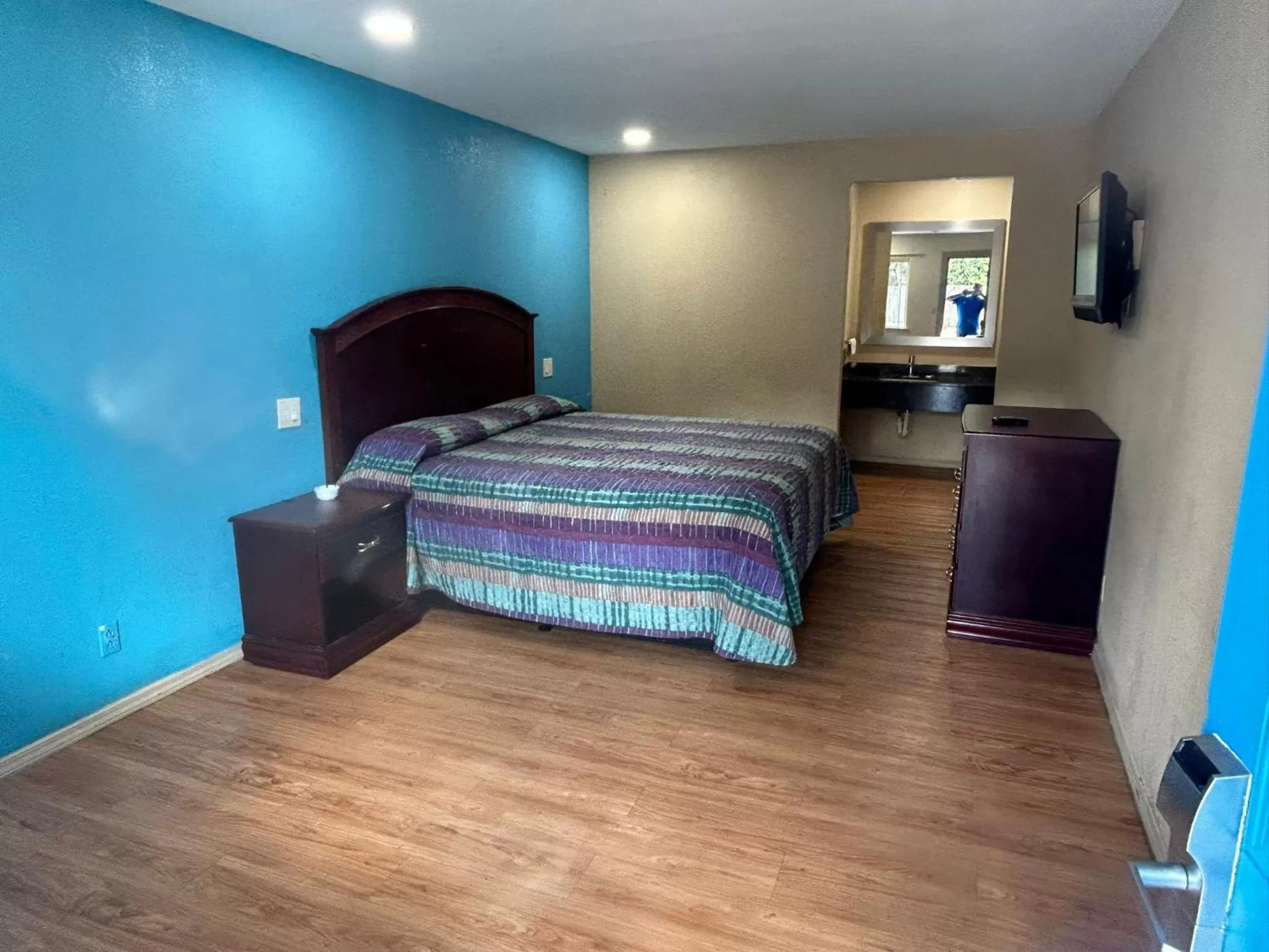 Guests in Blue Star inn