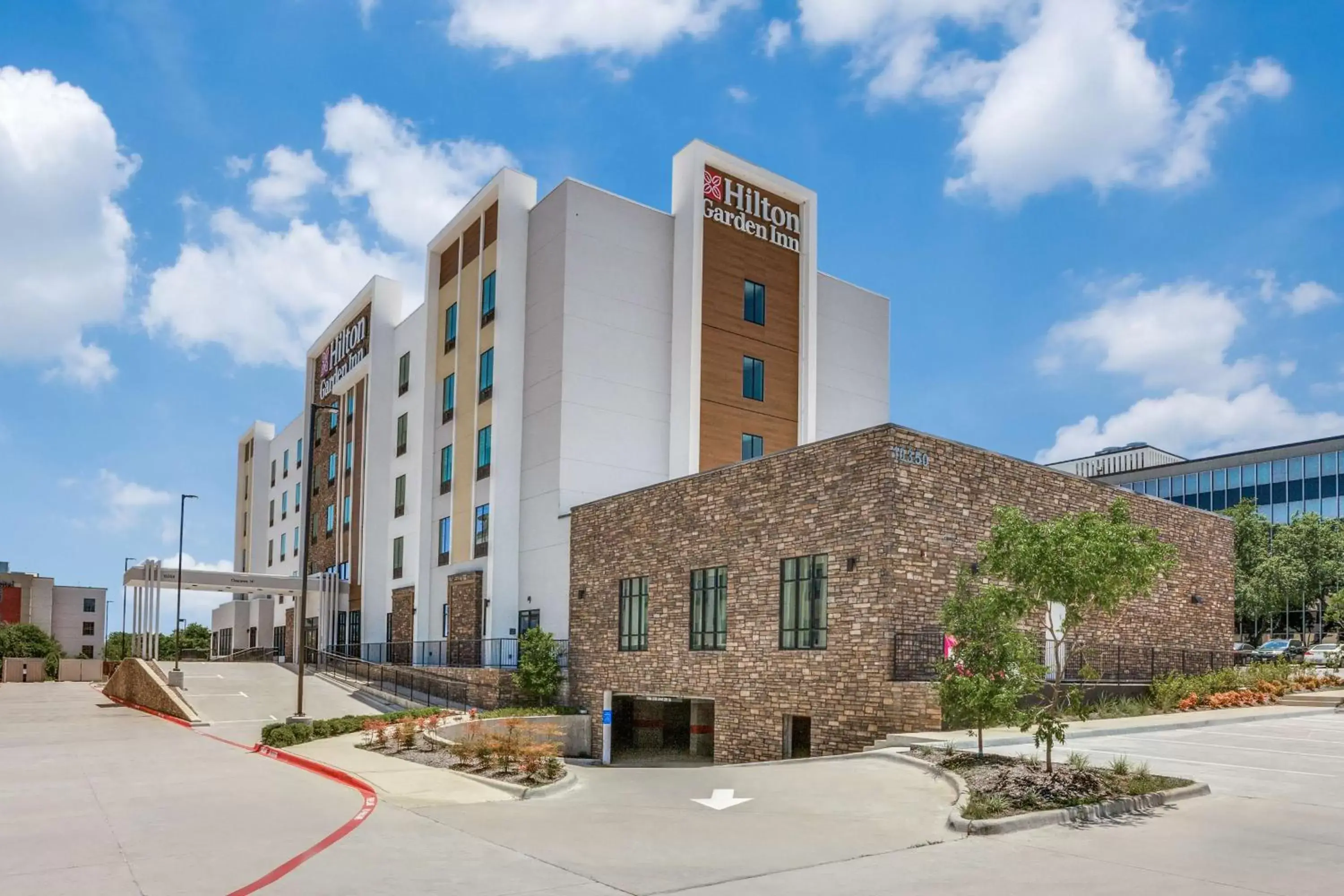 Property building in Hilton Garden Inn Dallas-Central Expy/North Park Area, Tx Property building in Hilton Garden Inn Dallas-Central Expy/North Park Area, Tx