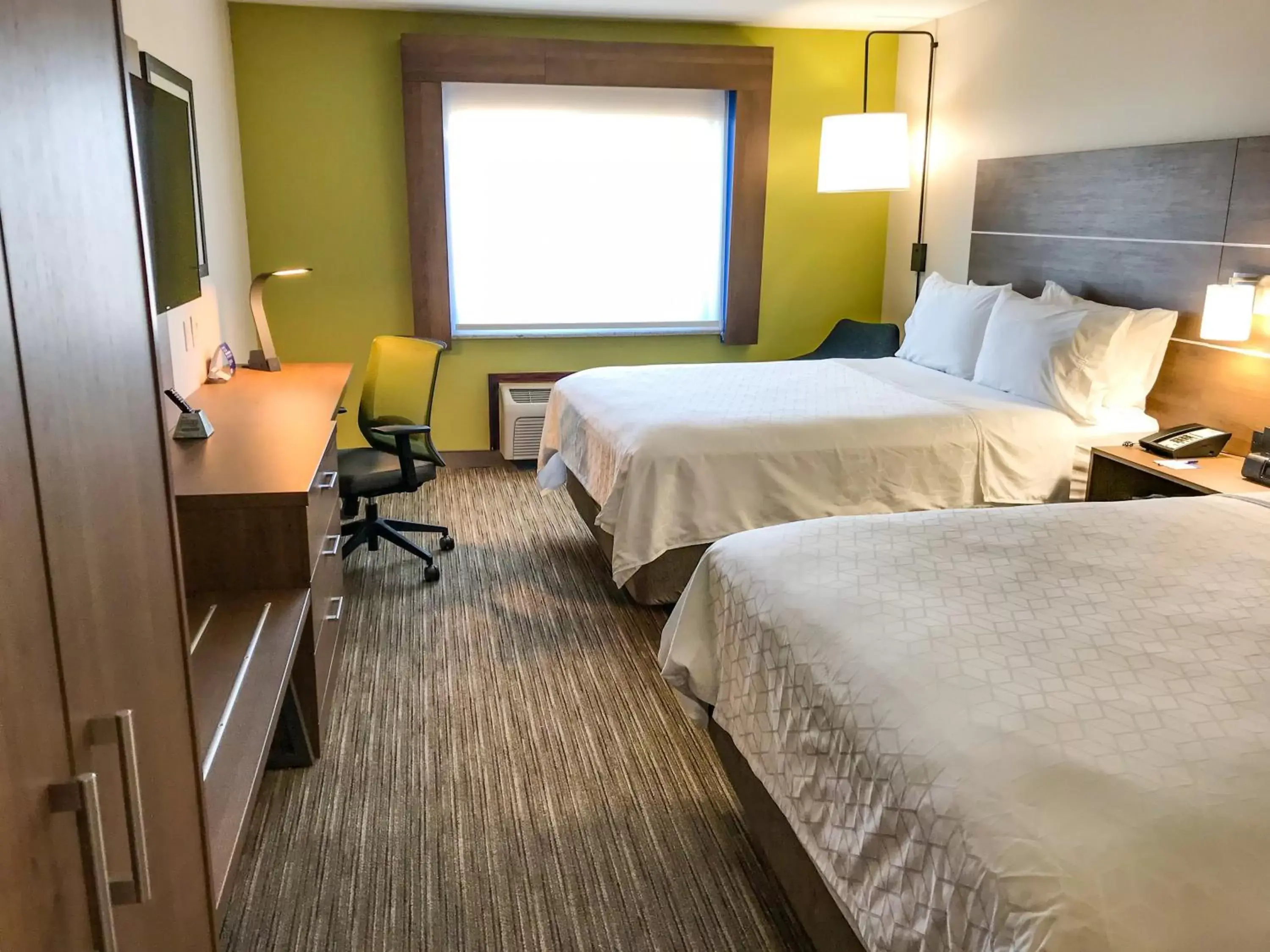 Photo of the whole room, Bed in Holiday Inn Express & Suites Lubbock West, an IHG Hotel