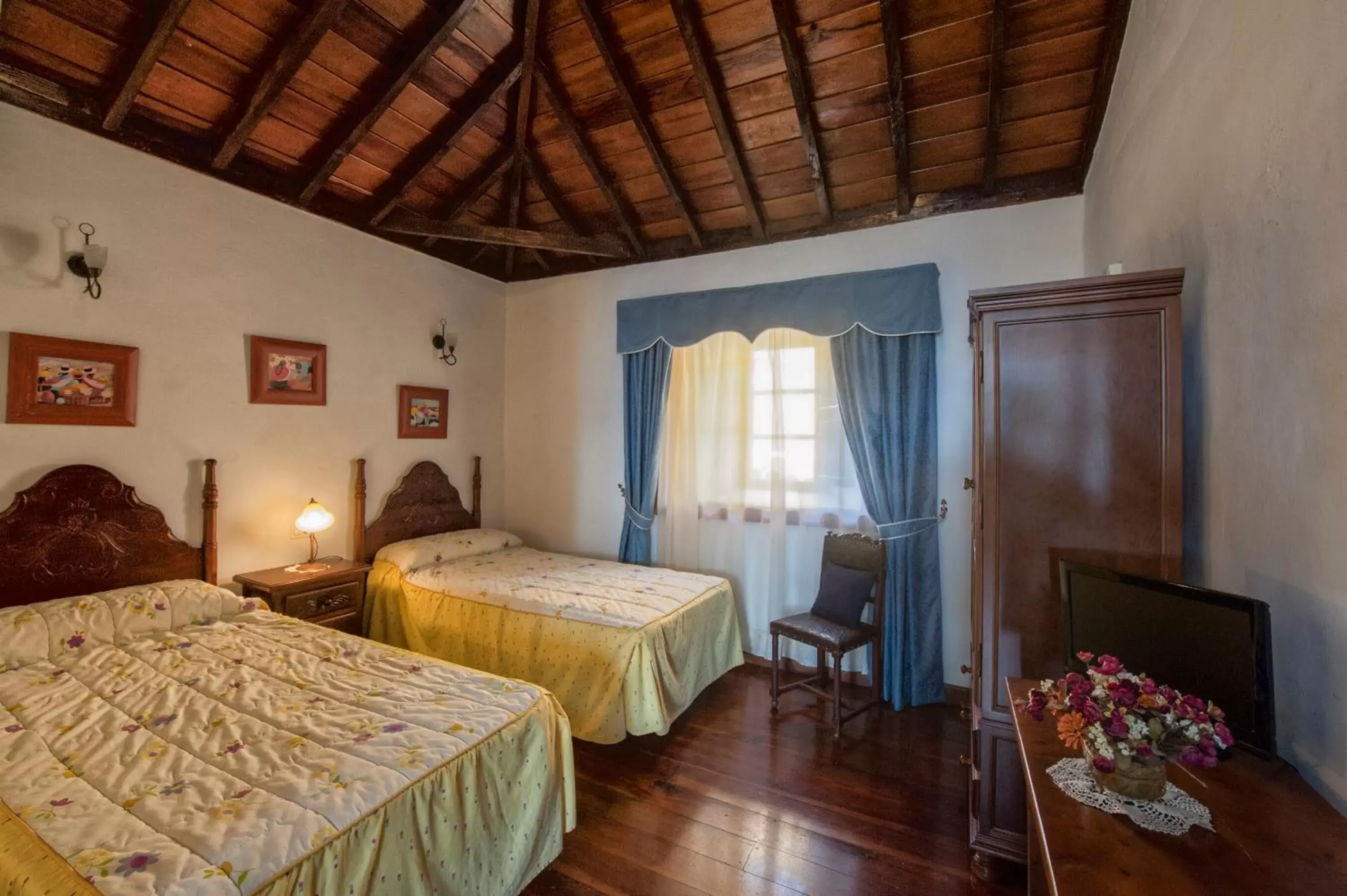 Bedroom, Bed in Hotel Rural Senderos de Abona