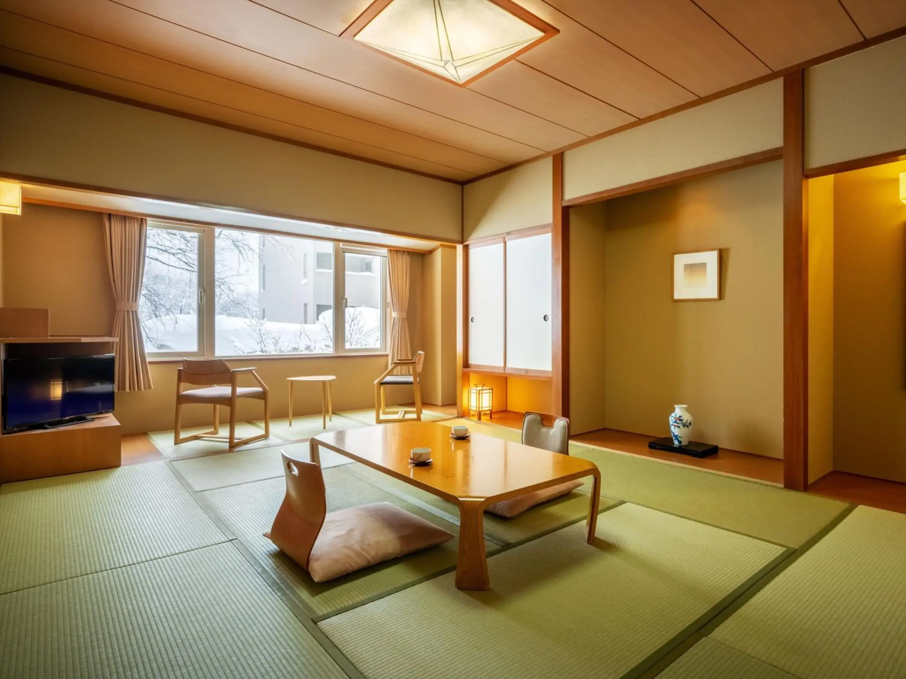 Photo of the whole room, Seating Area in Zao Kokusai Hotel