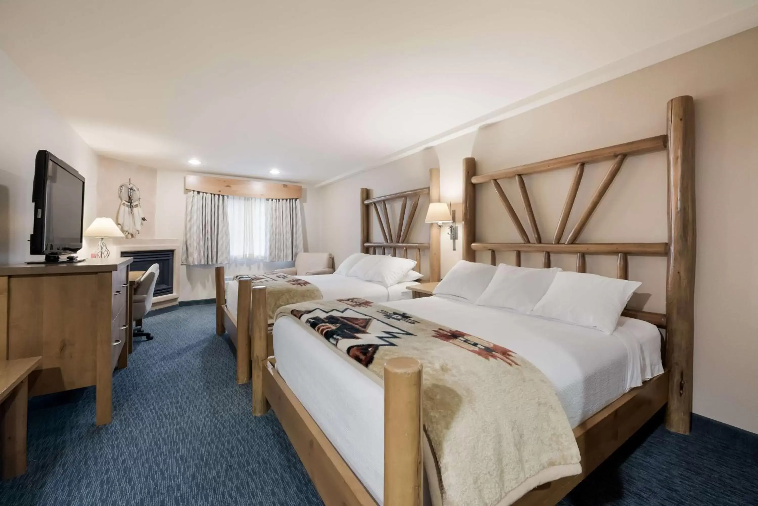 Bedroom, Bed in Best Western Plus Kentwood Lodge