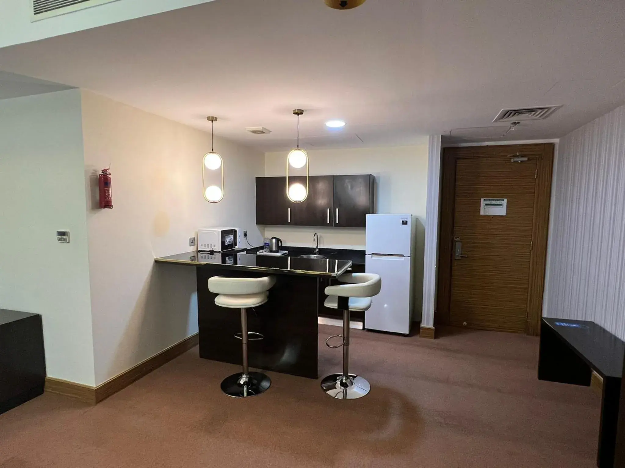 Kitchen or kitchenette, Kitchen/Kitchenette in Blaire Executive Suites