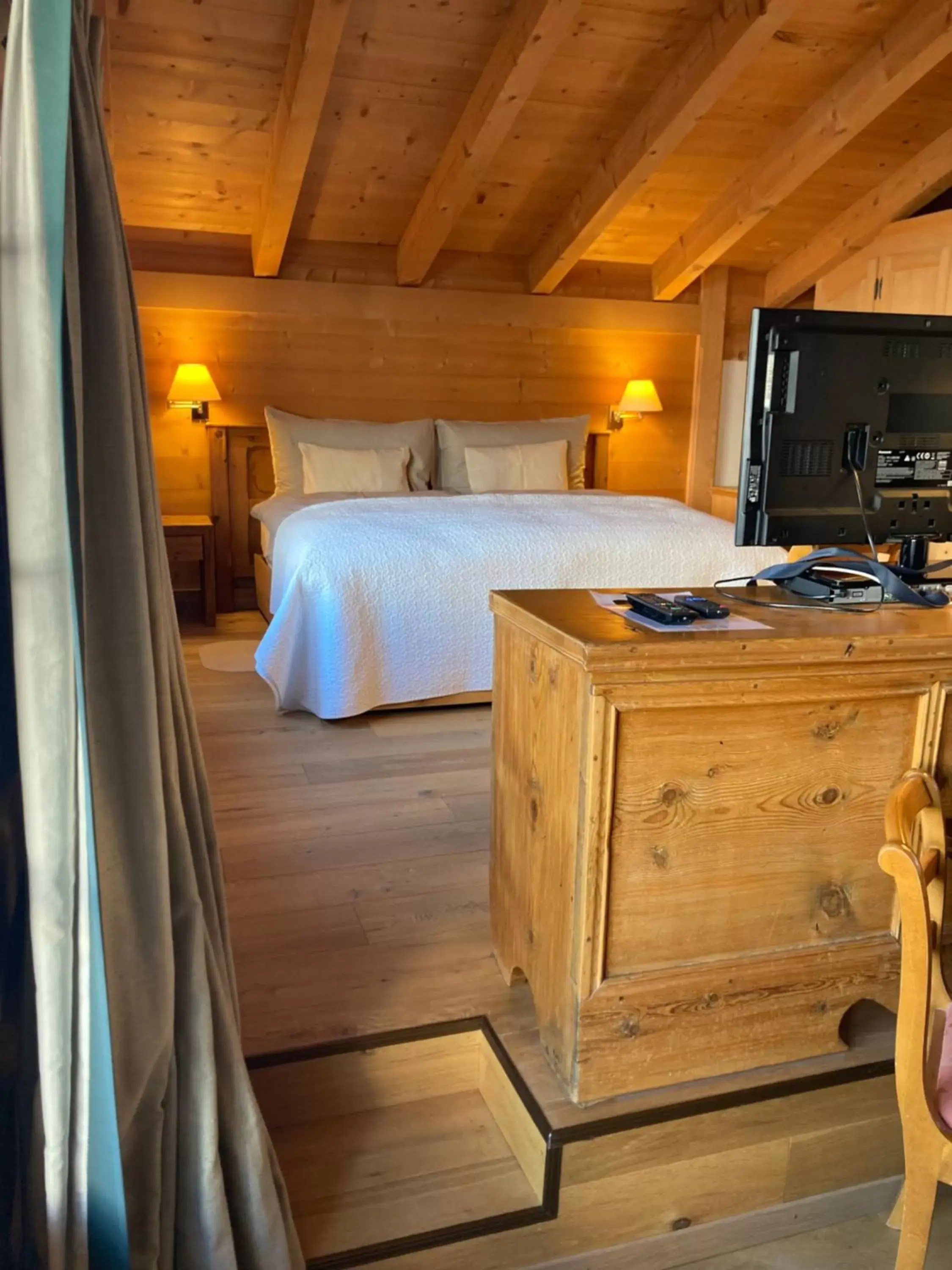 Bed in Hotel Alpenrose mit Gourmet-Restaurant Azalée