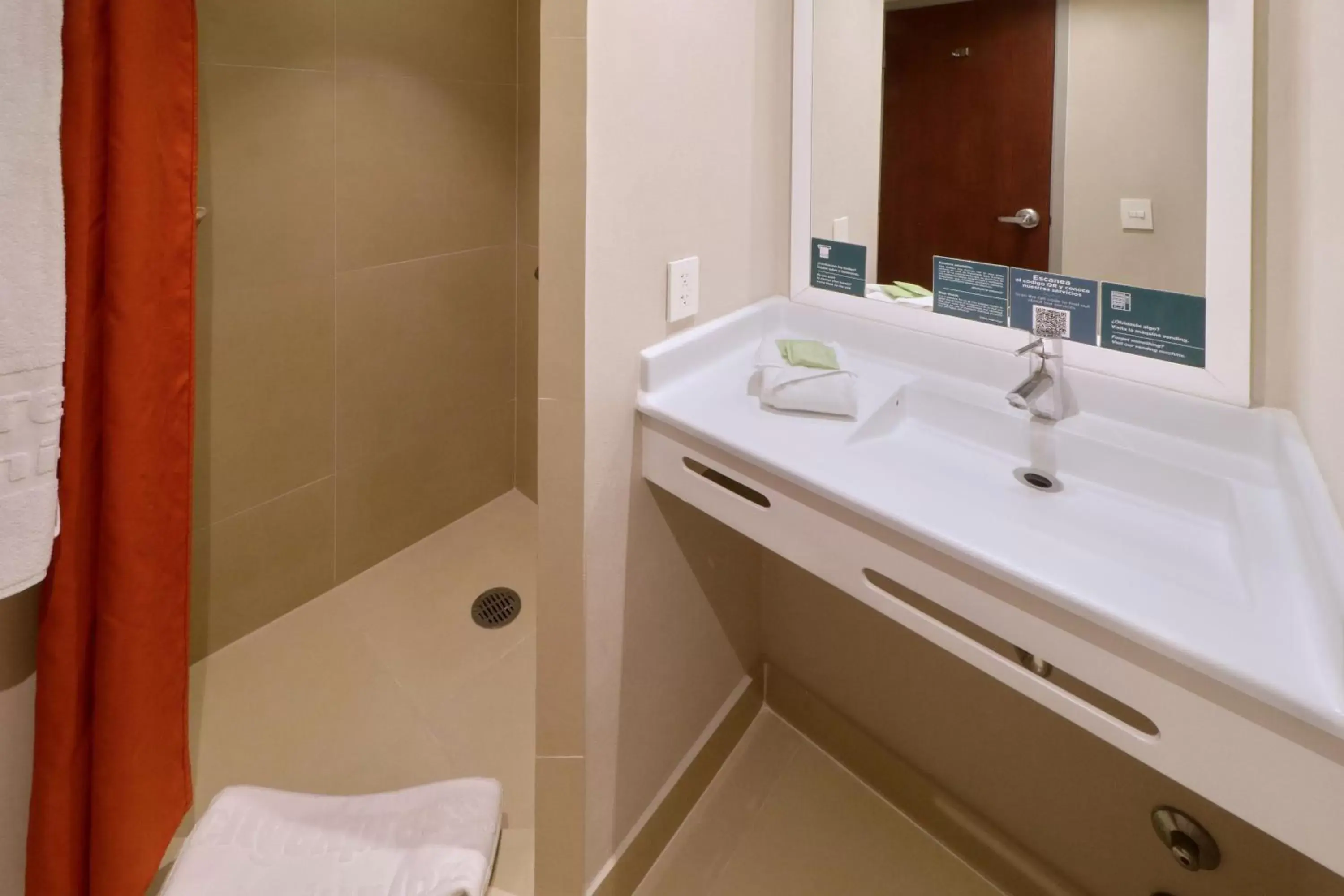 Photo of the whole room, Bathroom in City Express Junior by Marriott Tijuana Otay