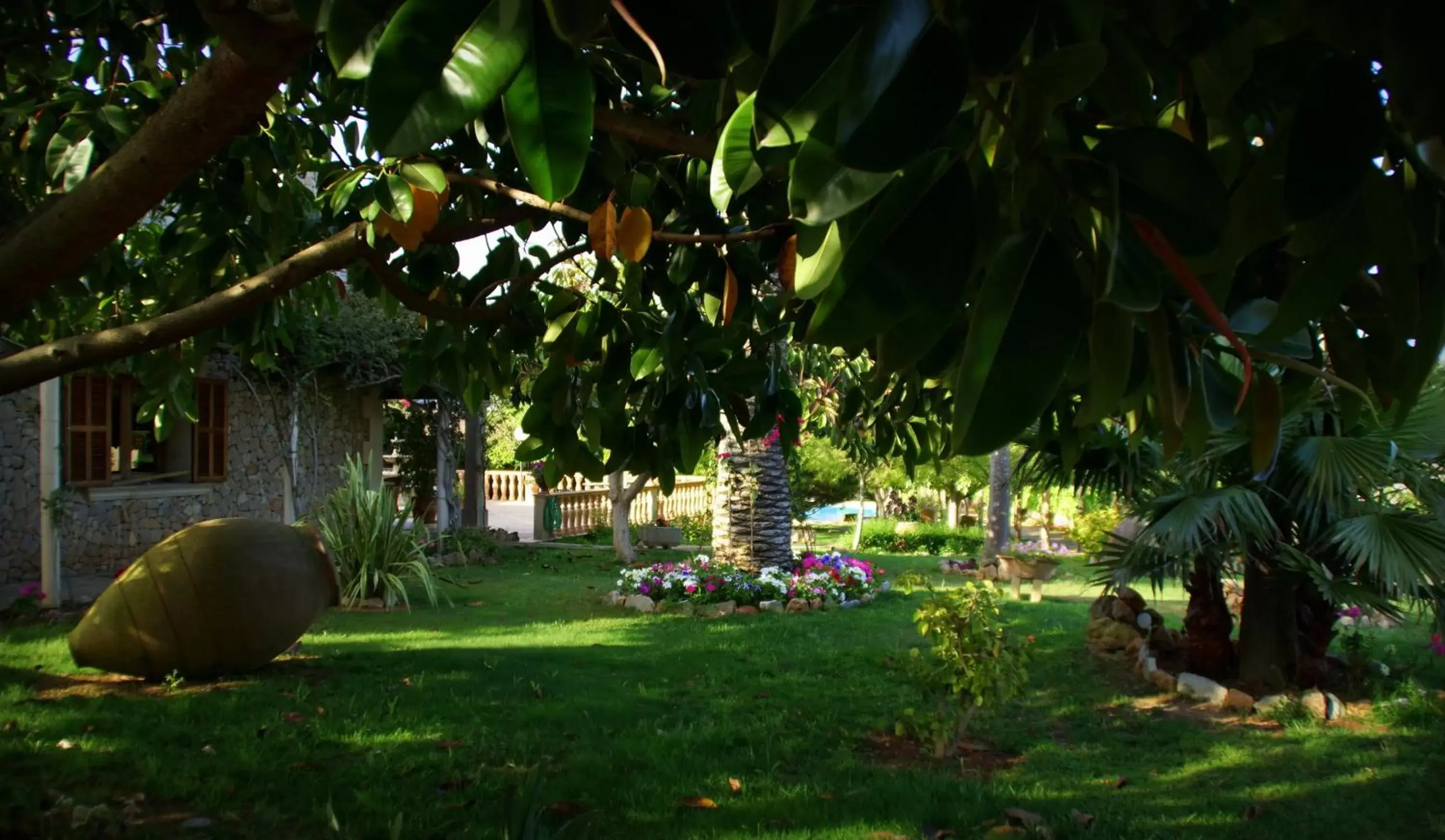 Garden in Aumallia Hotel & Spa