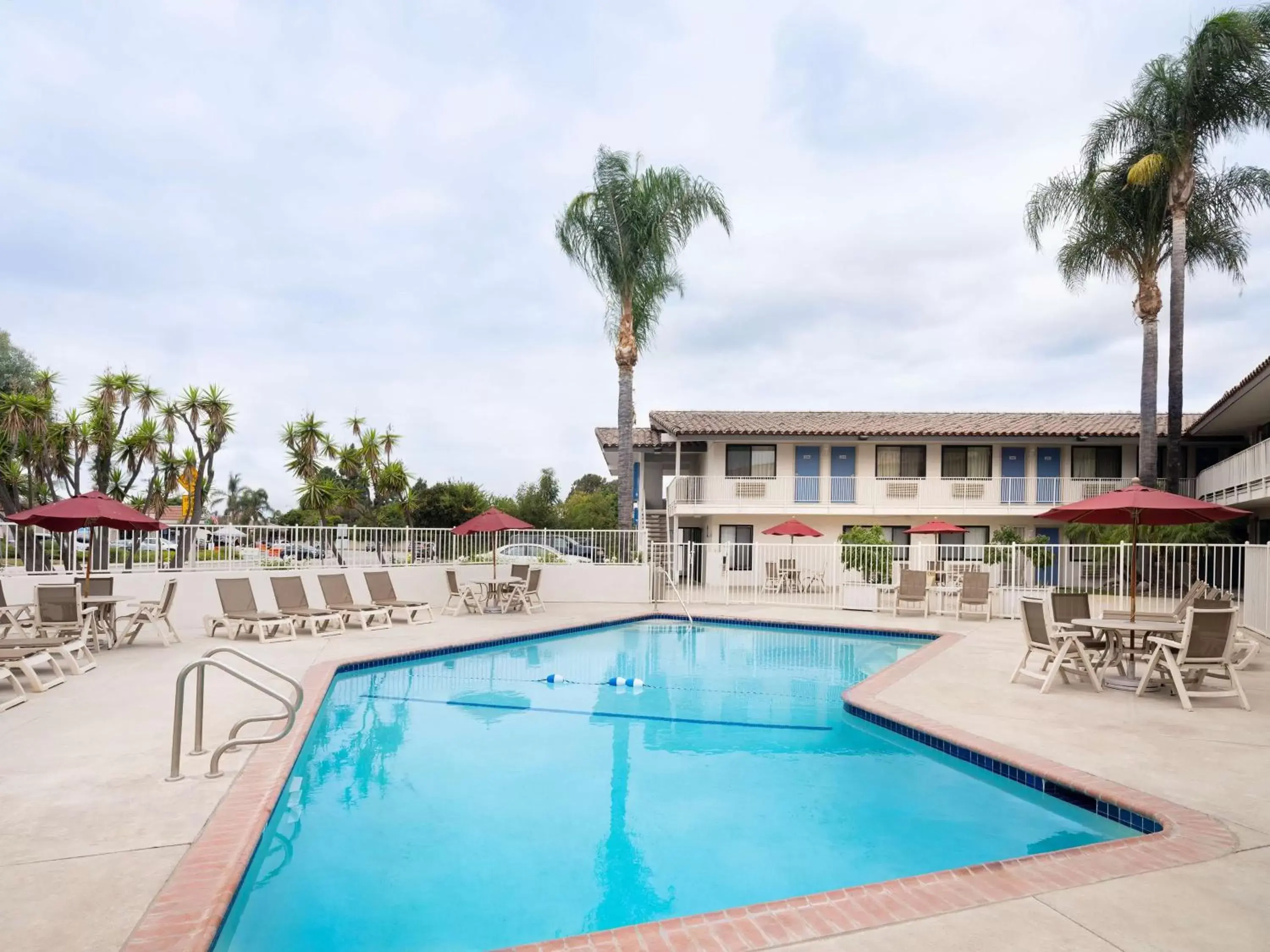 Activities, Swimming Pool in Motel 6-Camarillo, CA