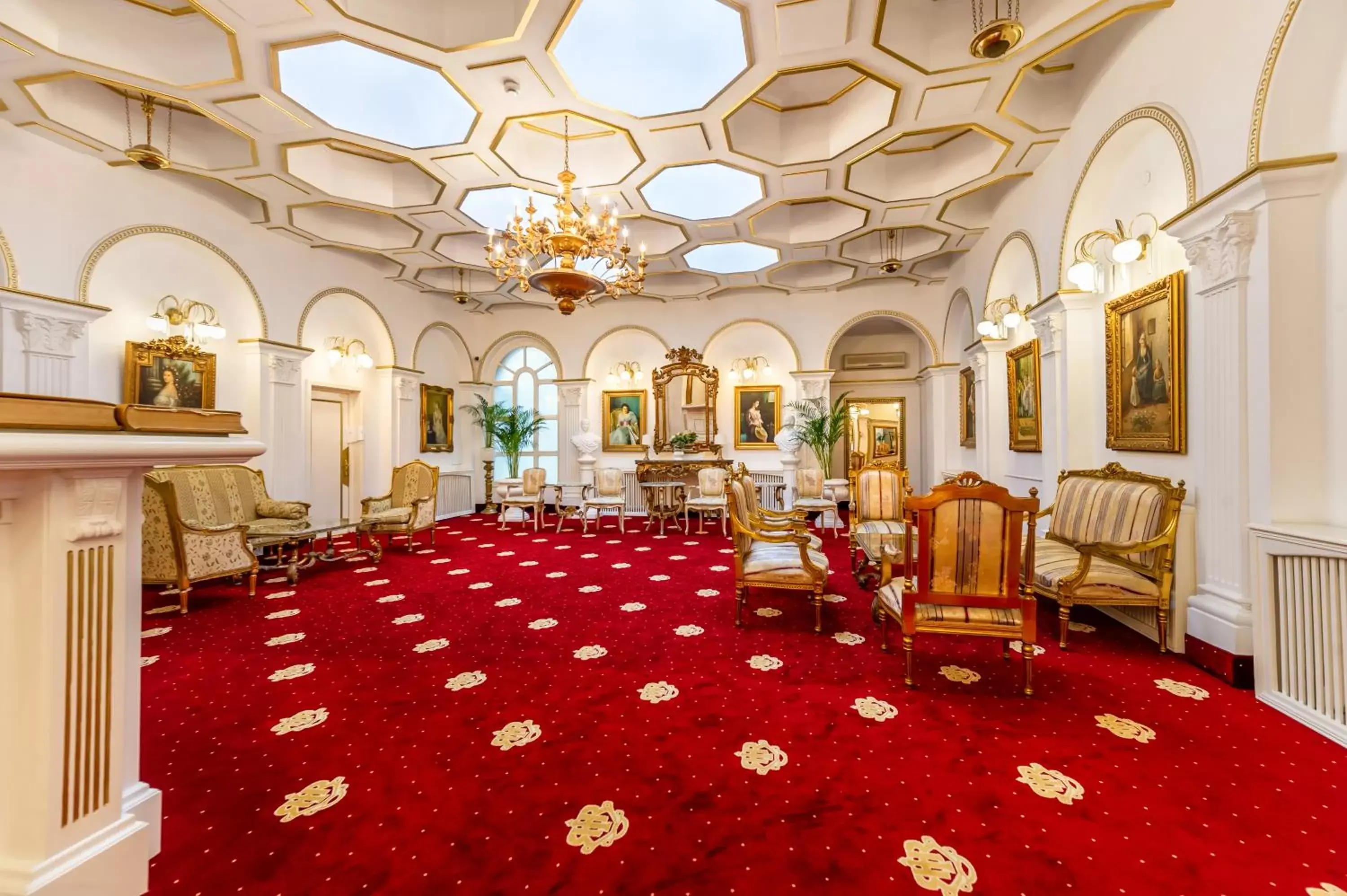 Lobby or reception in Hotel Imparatul Romanilor