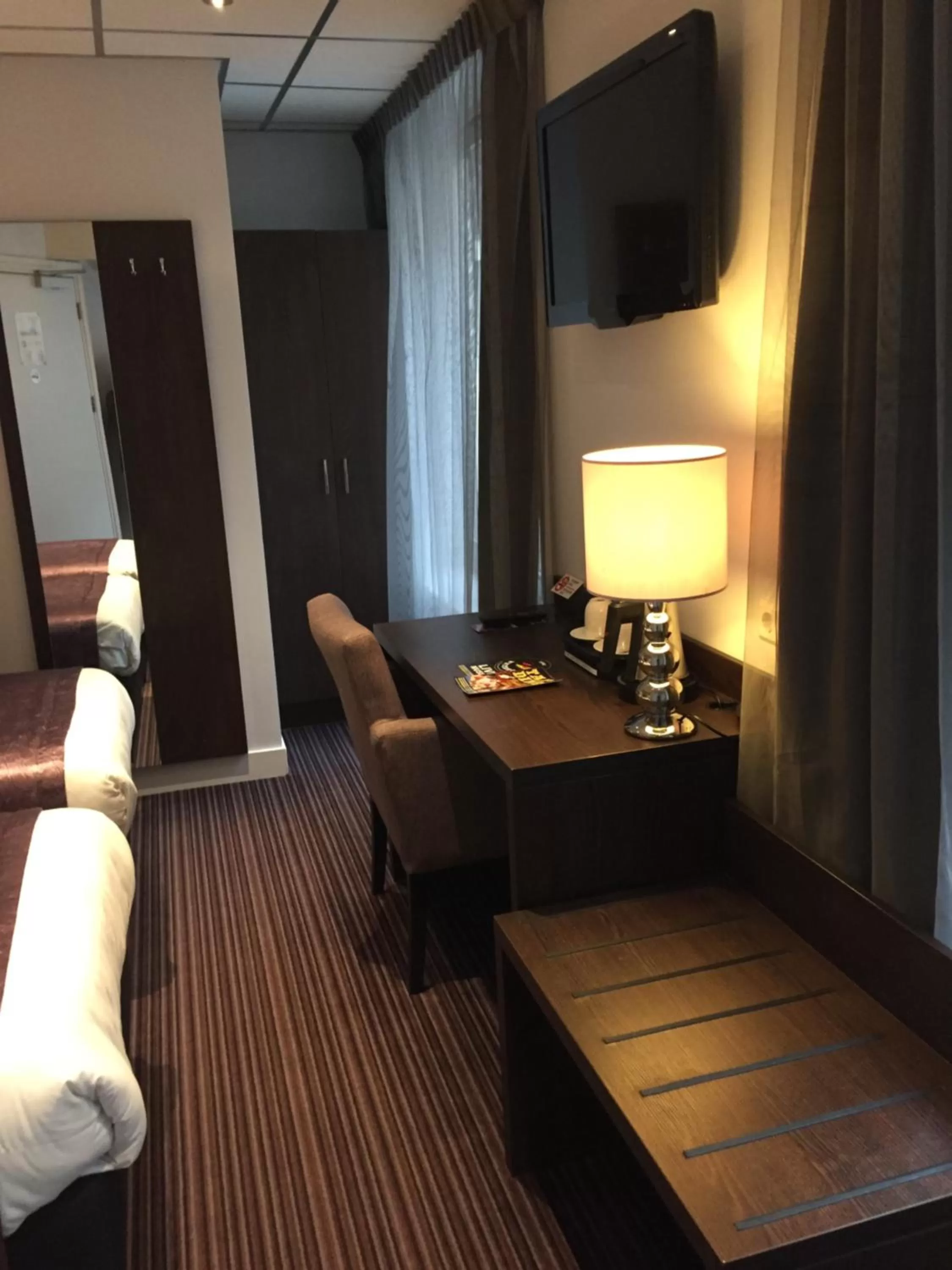 Photo of the whole room, Bed in Hotel Luxer