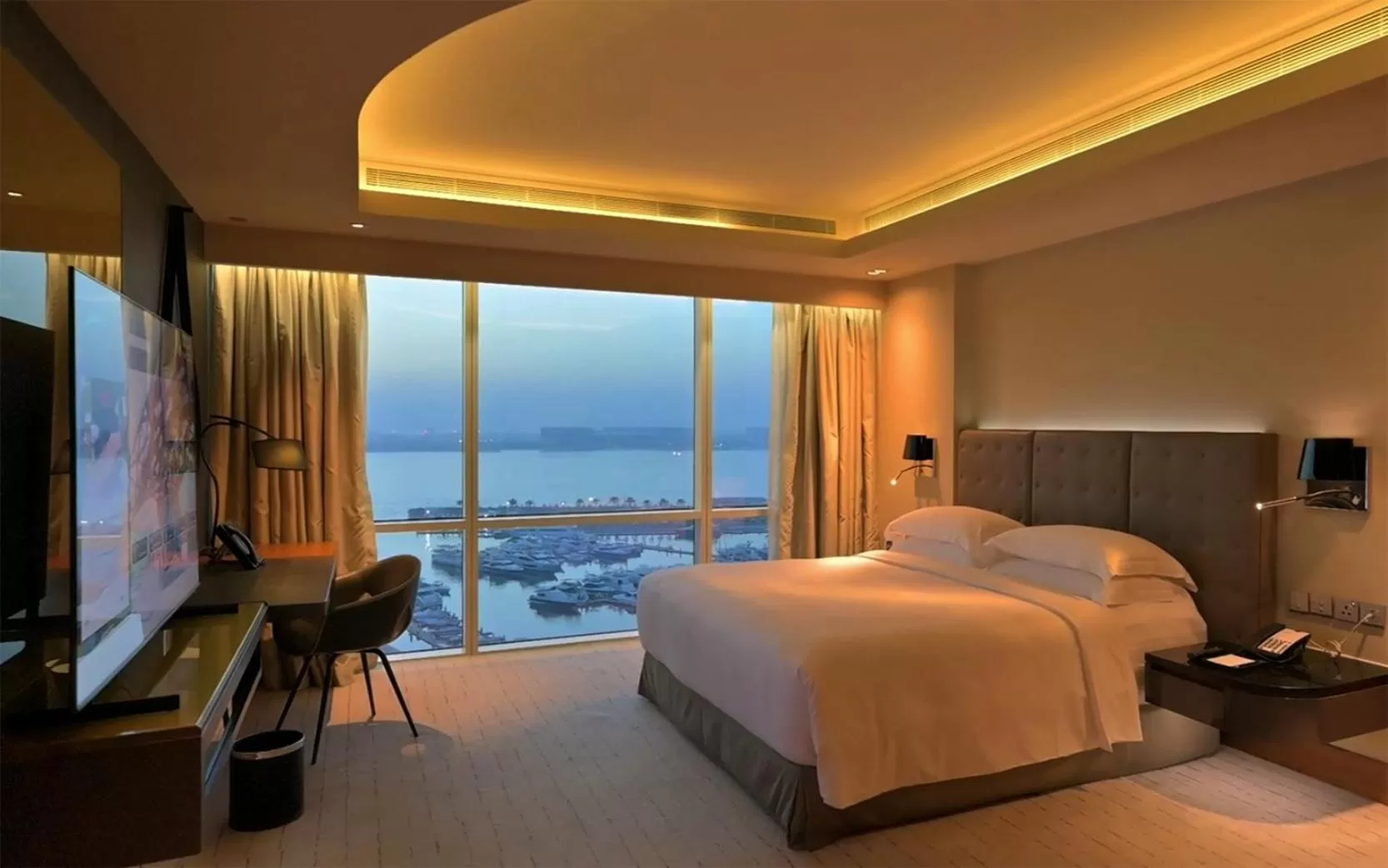 View (from property/room), Bed in The Art Hotel & Resort