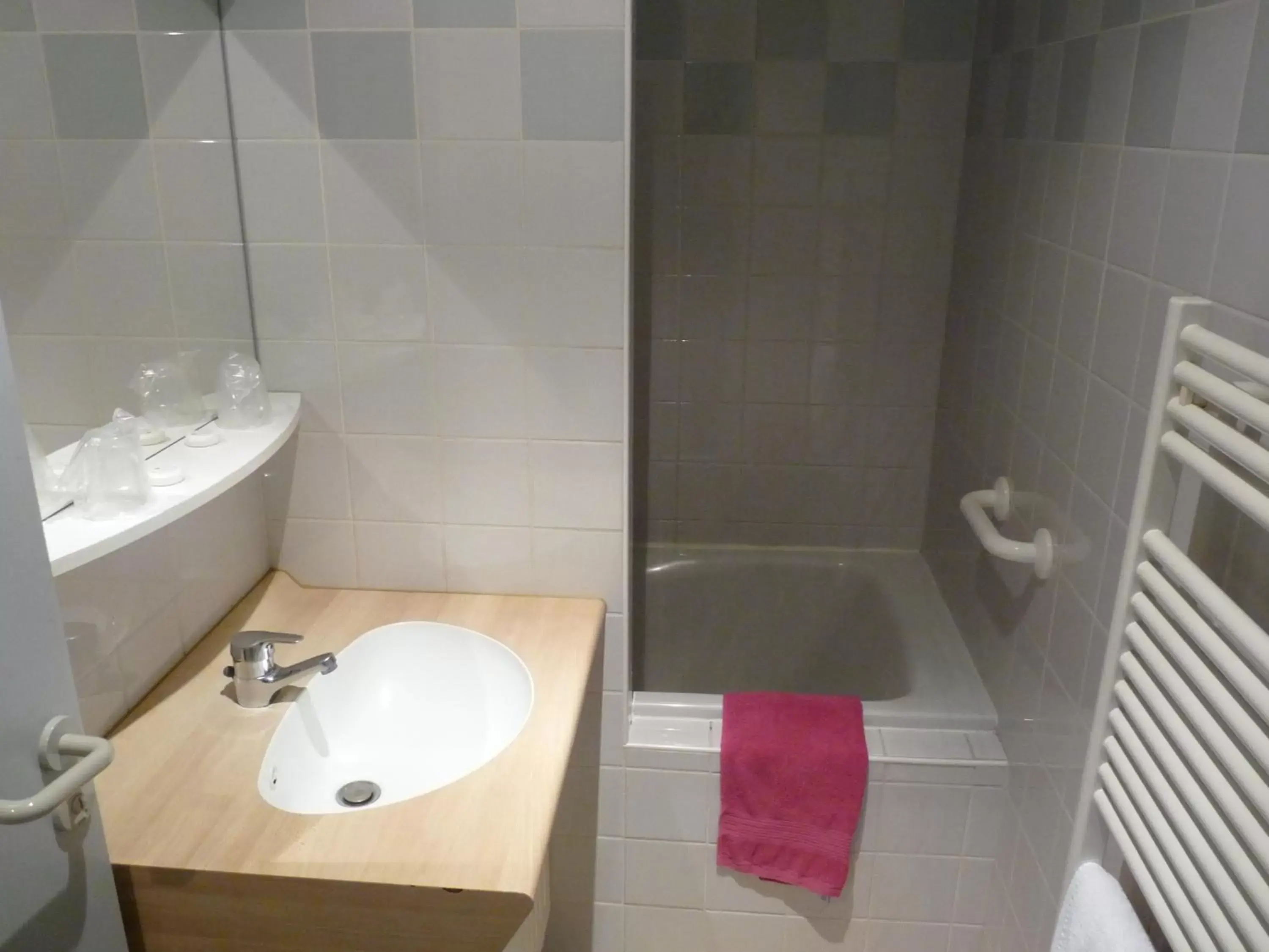 Bathroom in Hotel de la Gare