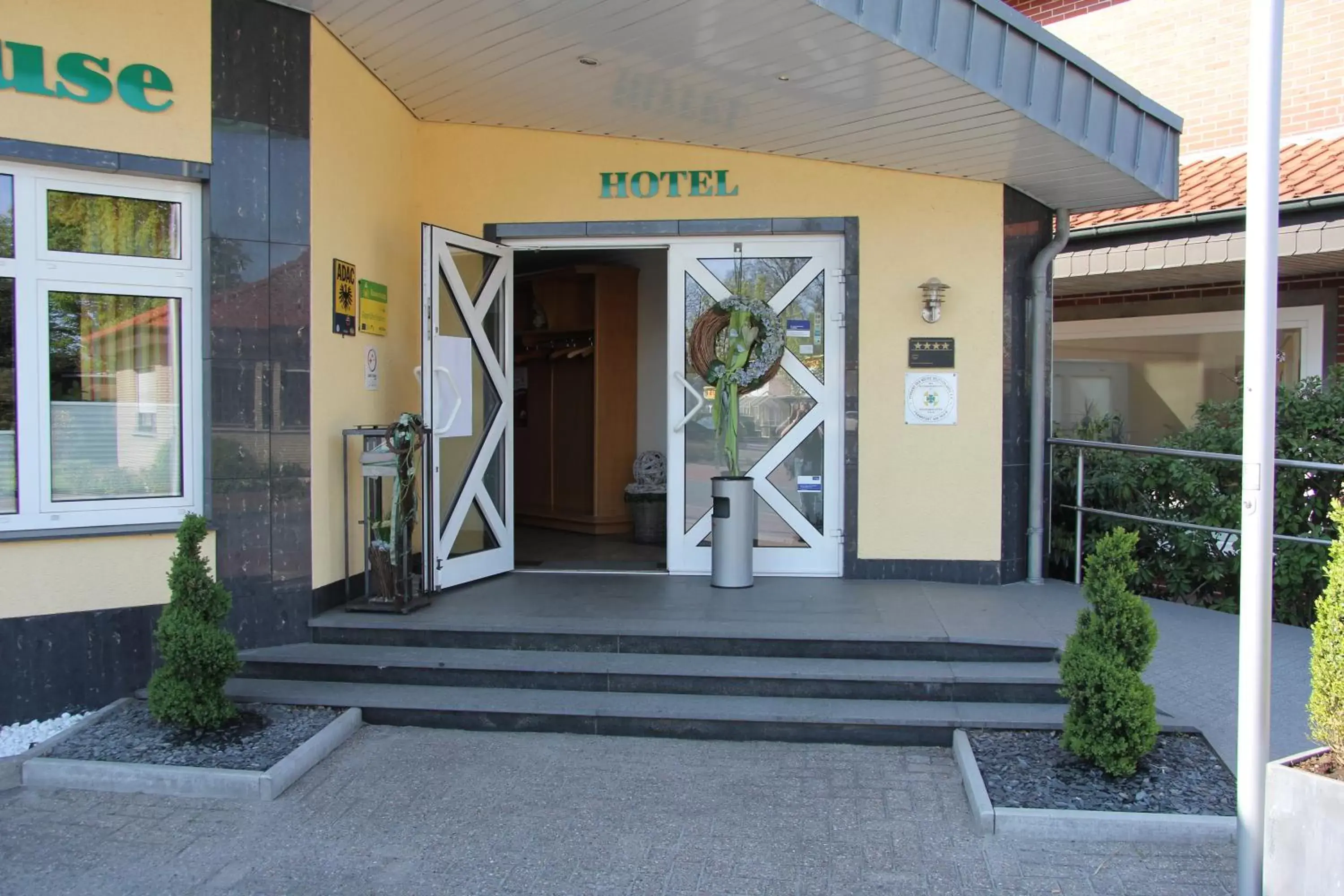 Facade/entrance in Hotel Restaurant Bürgerklause Tapken