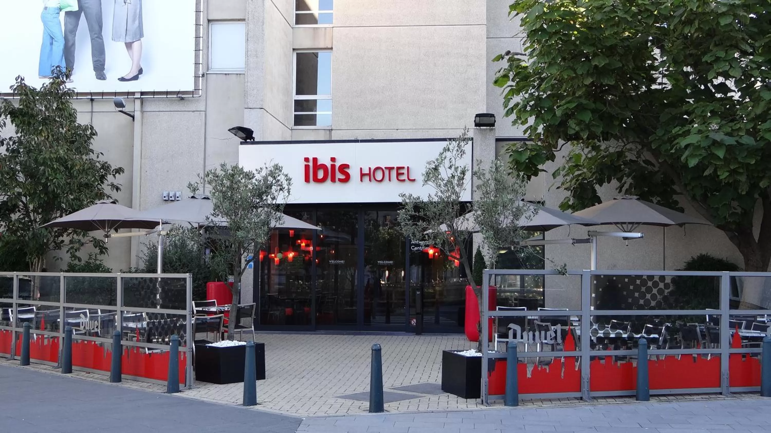 Facade/entrance in ibis Antwerpen Centrum