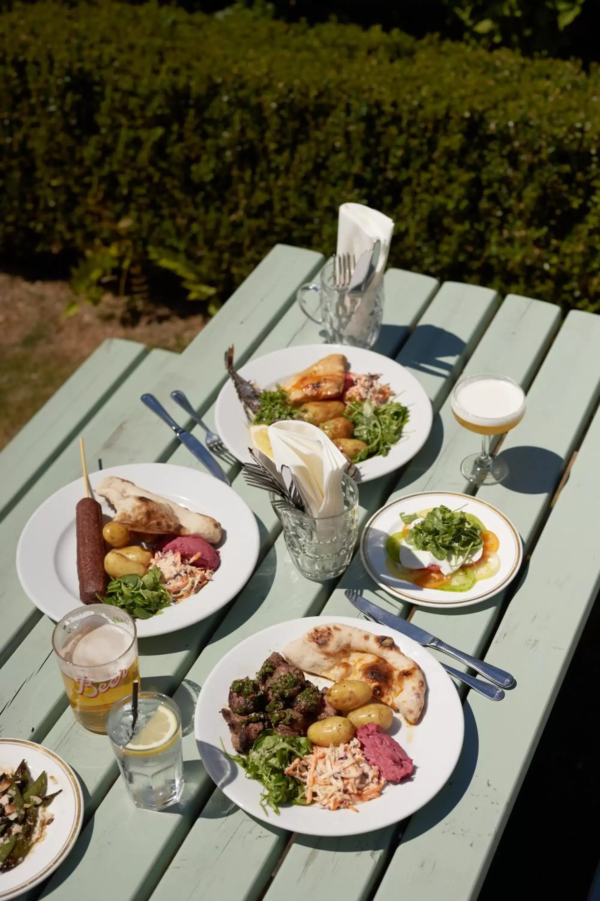 Food and drinks, Lunch and Dinner in The Pembroke Arms