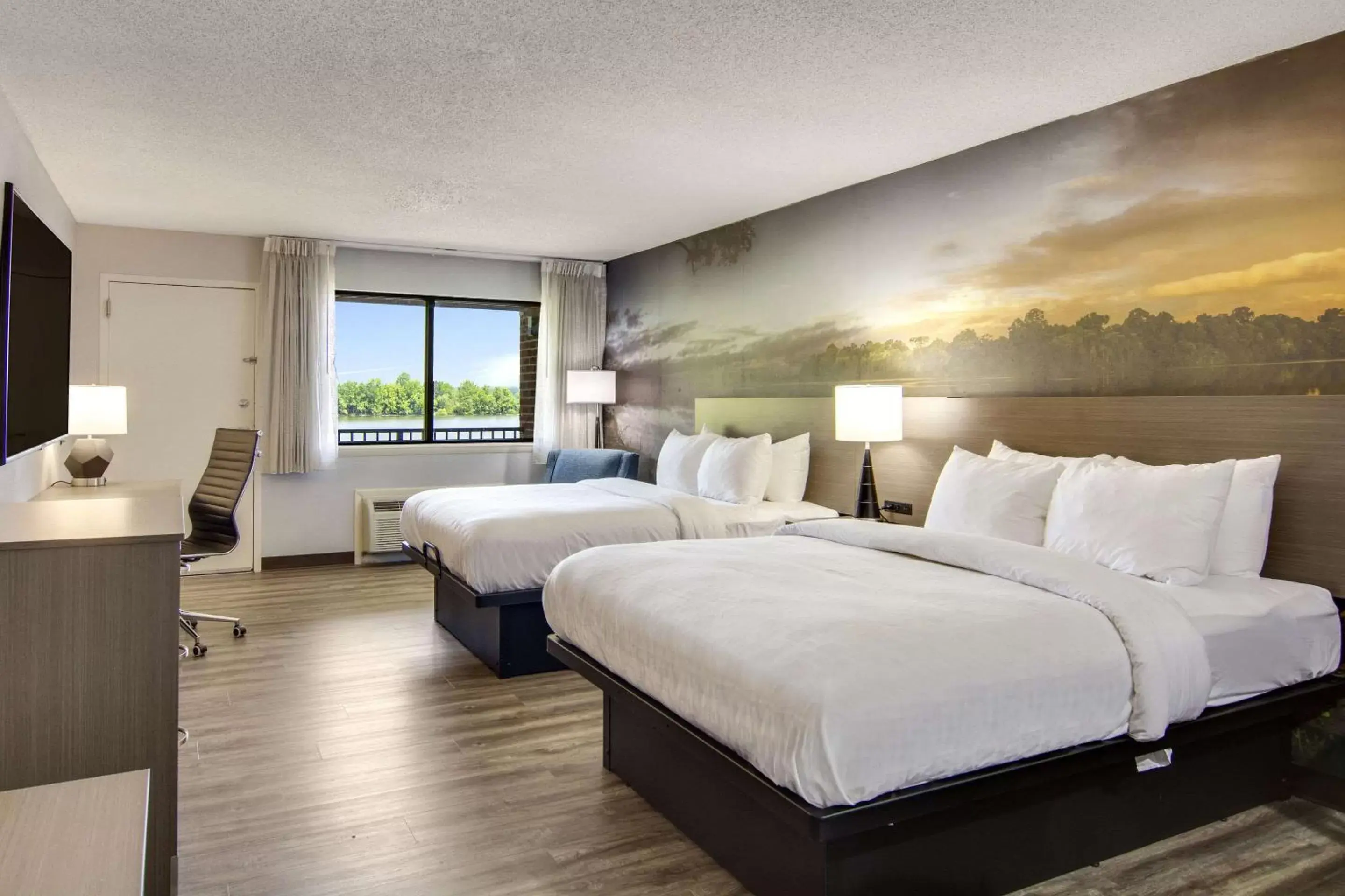 Bedroom, Bed in Clarion Pointe on the lake Clarksville-South Hill West Bedroom, Bed in Clarion Pointe on the lake Clarksville-South Hill West