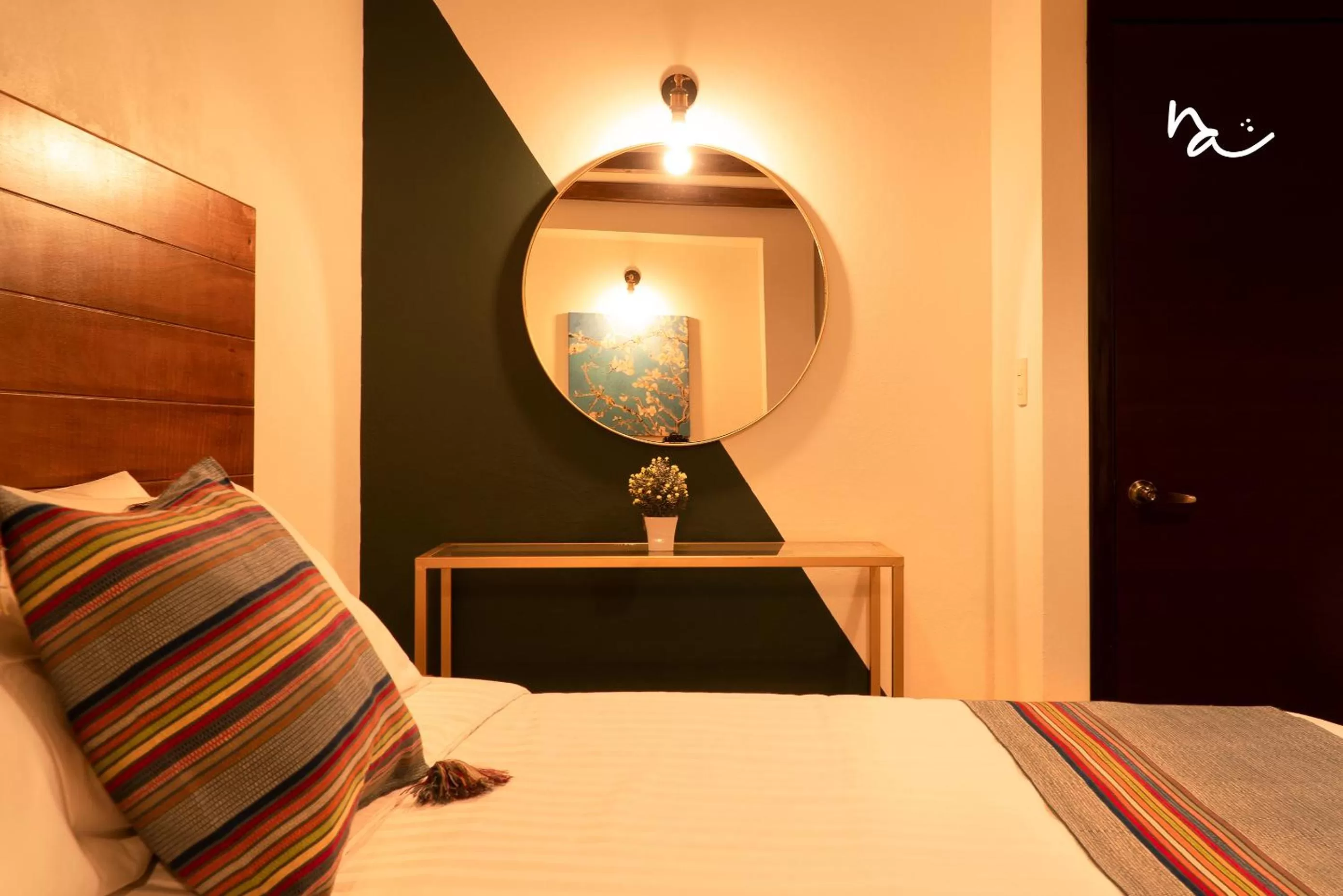 Staff, Bed in Na Hotel