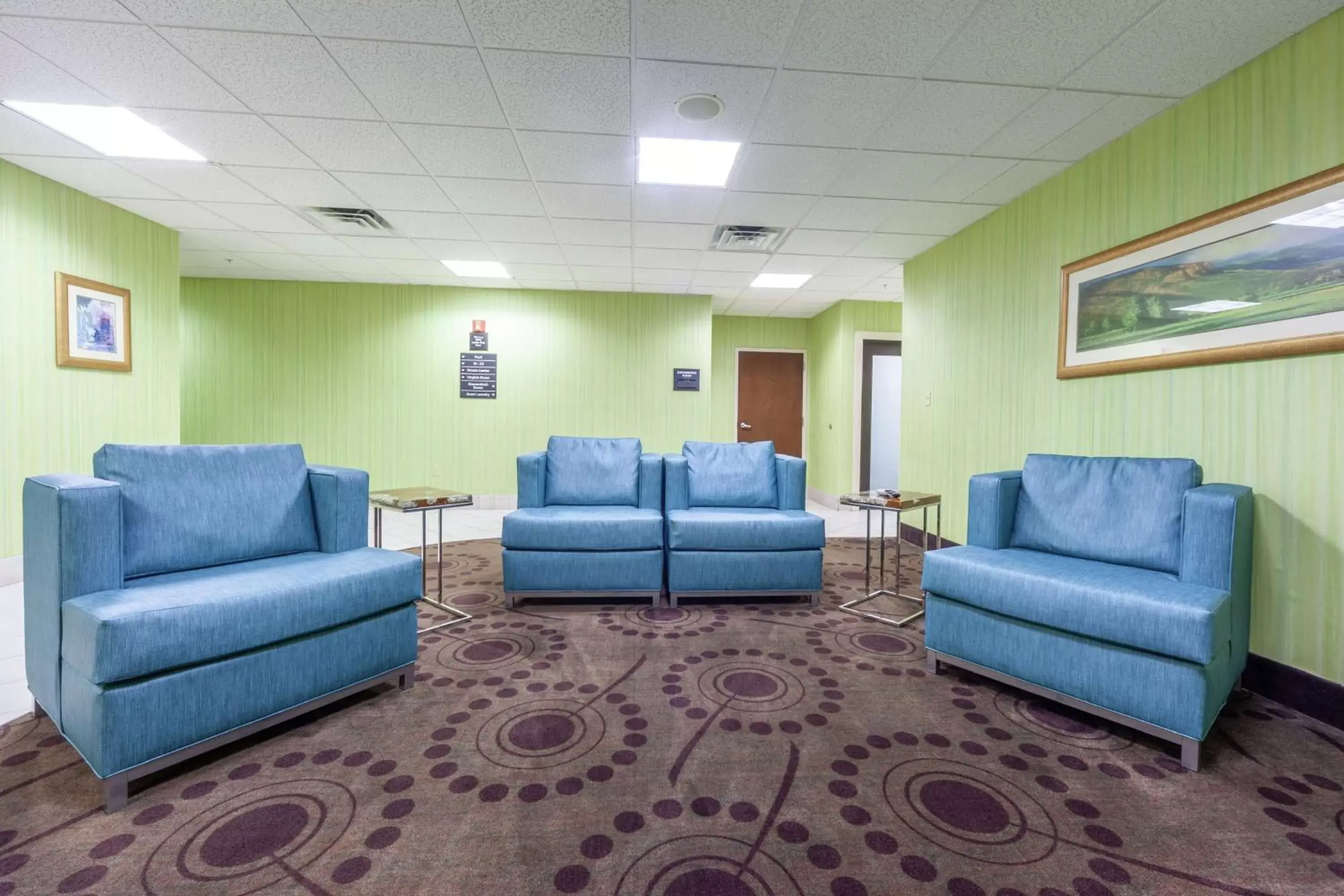 Lobby or reception, Seating Area in Hampton Inn Front Royal