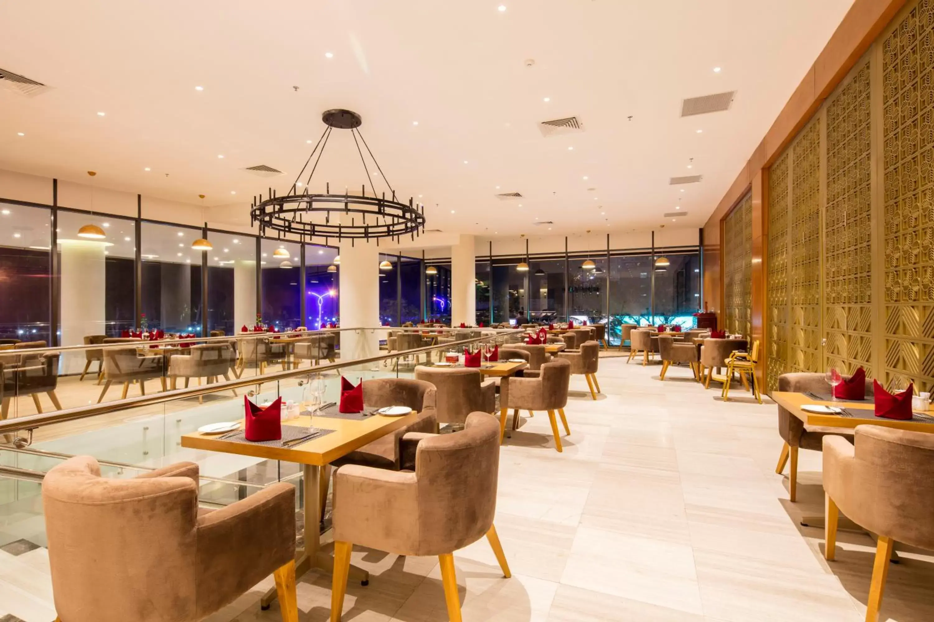 Restaurant/Places to Eat in Starcity Hotel & Condotel Beachfront Nha Trang