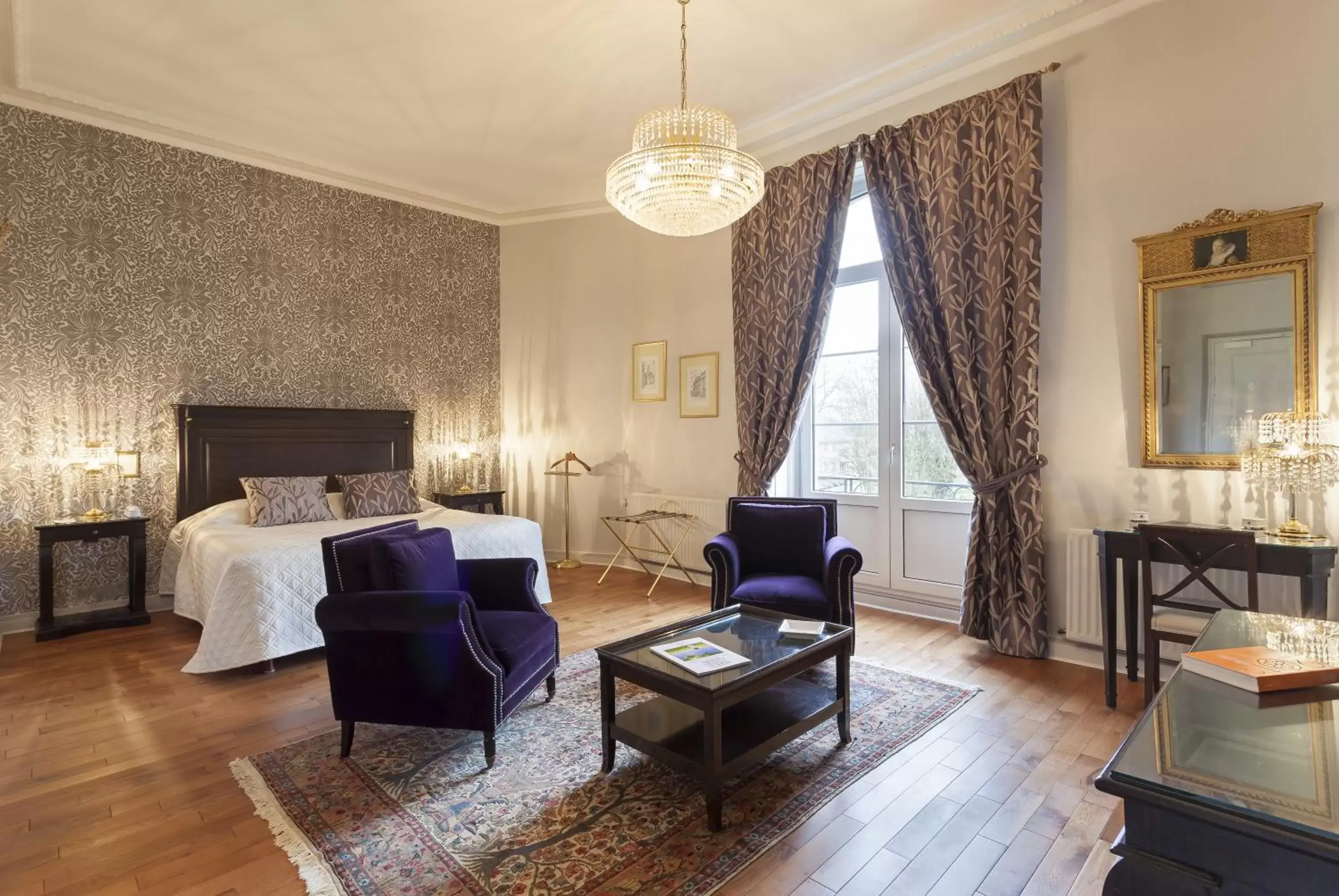 Bedroom, Seating Area in Grand Hôtel "Château de Sully" - Piscine & Spa