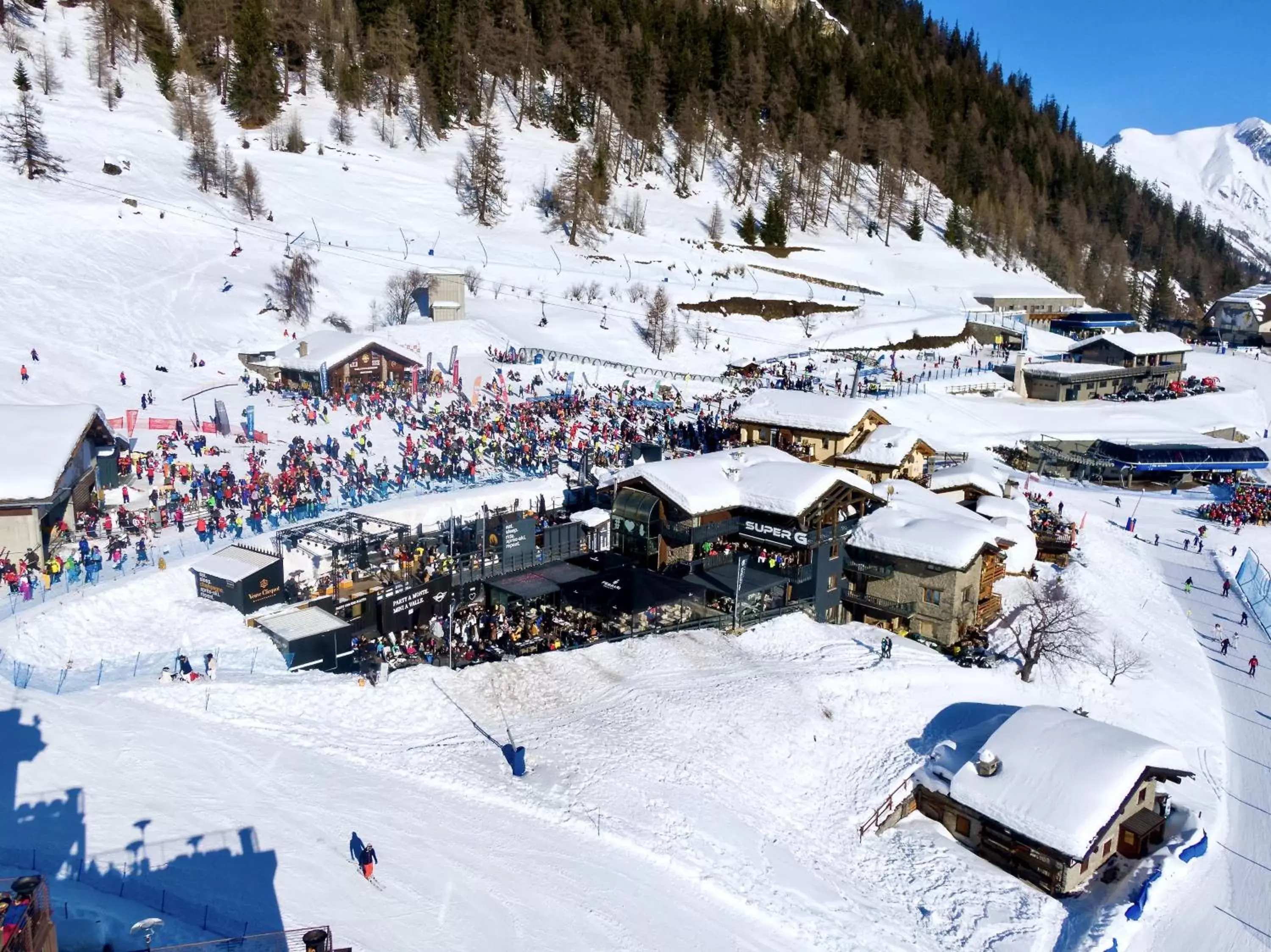 Property building, Winter in Super G