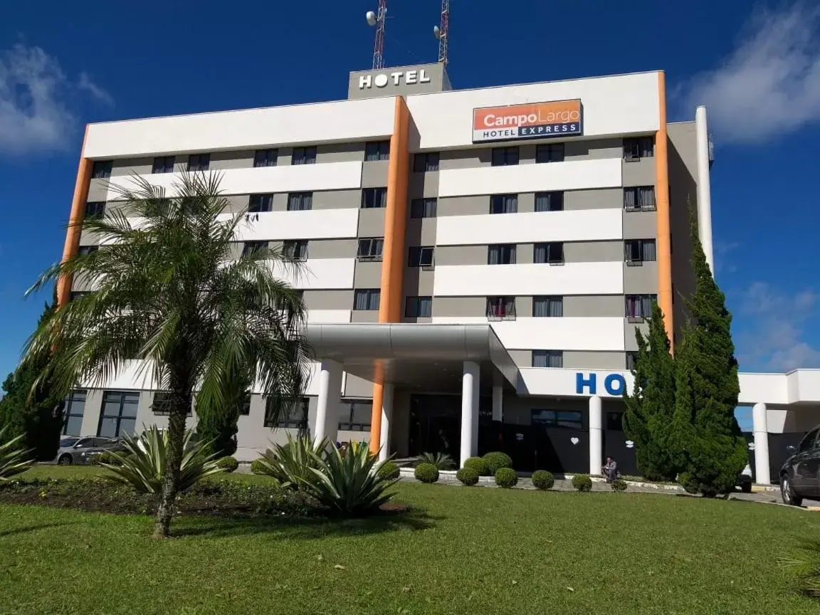Facade/entrance in Hotel Campo Largo Express Facade/entrance in Hotel Campo Largo Express