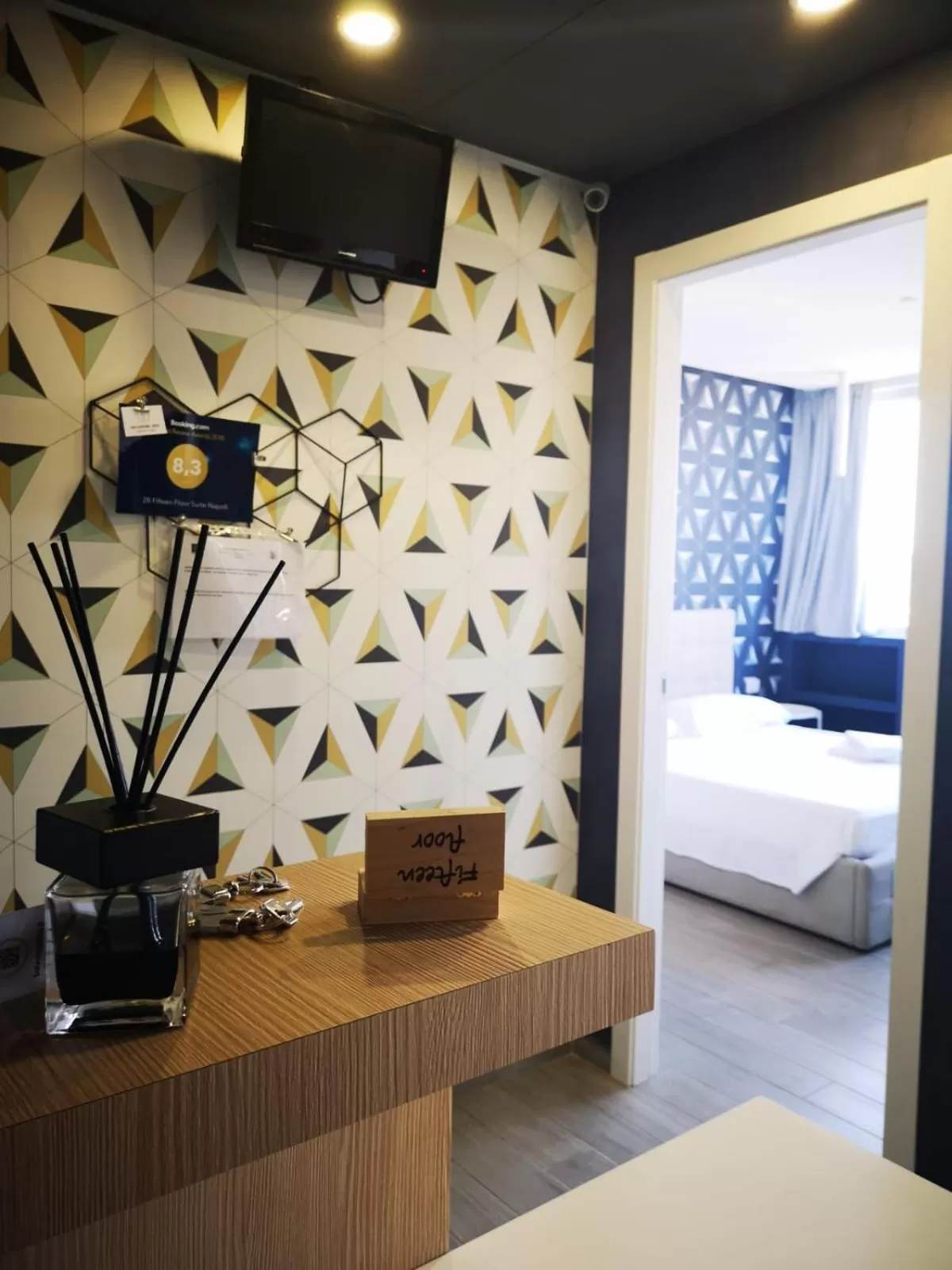 Lobby or reception, TV/Entertainment Center in 2B Fifteen Floor Suite Napoli