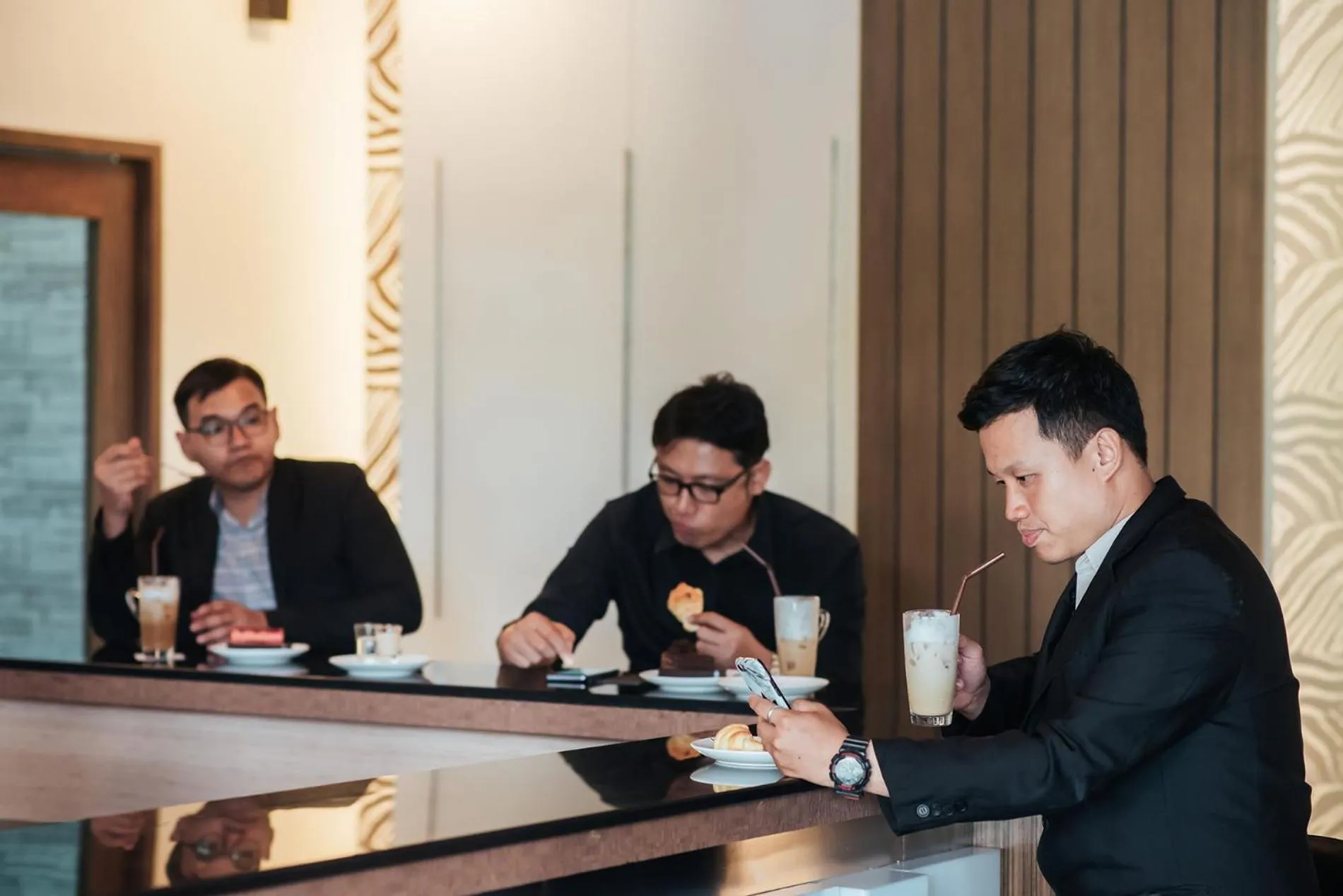 Lounge or bar in Grand Howard Hotel Bangkok