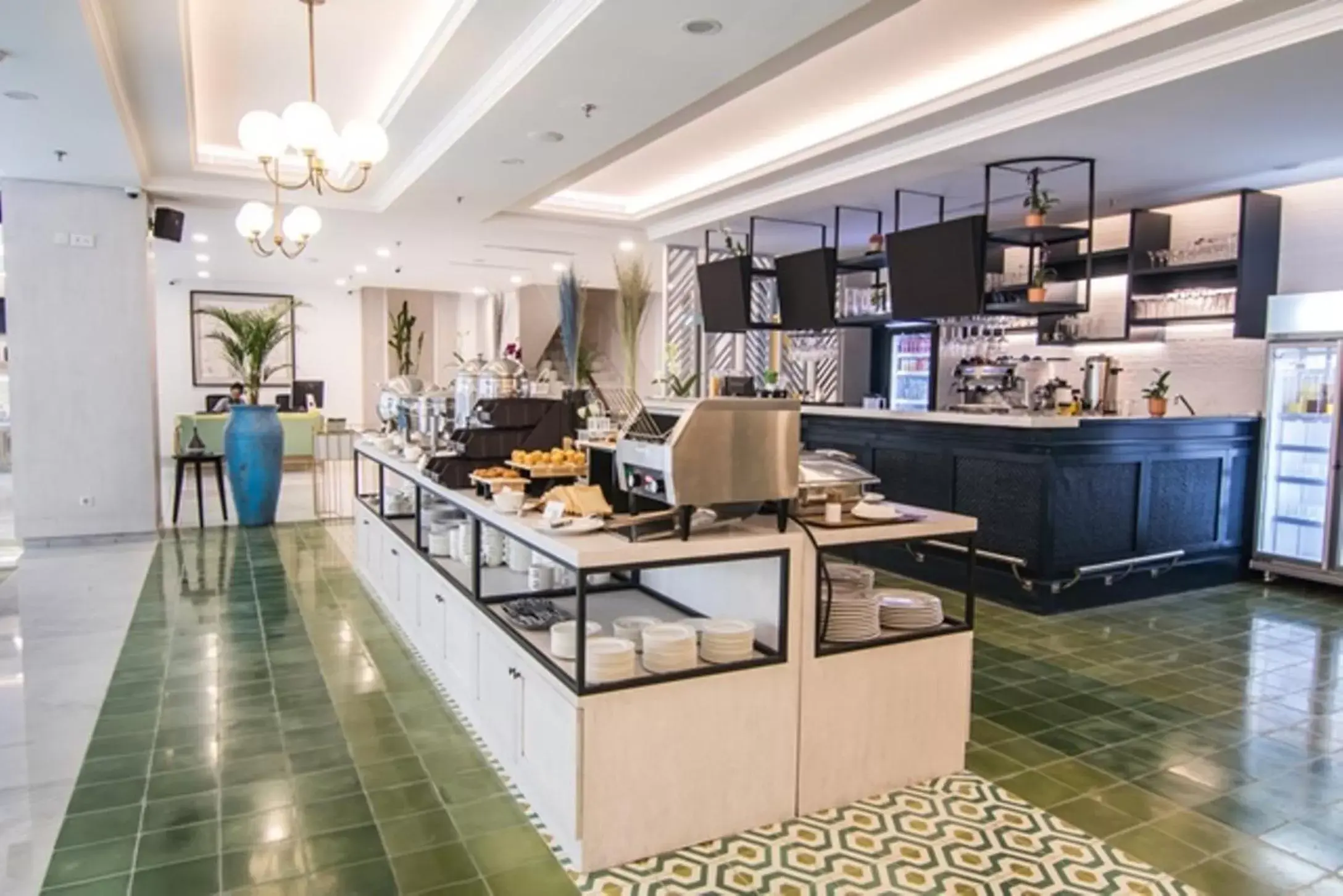 Restaurant/places to eat in Jambuluwuk Thamrin Hotel