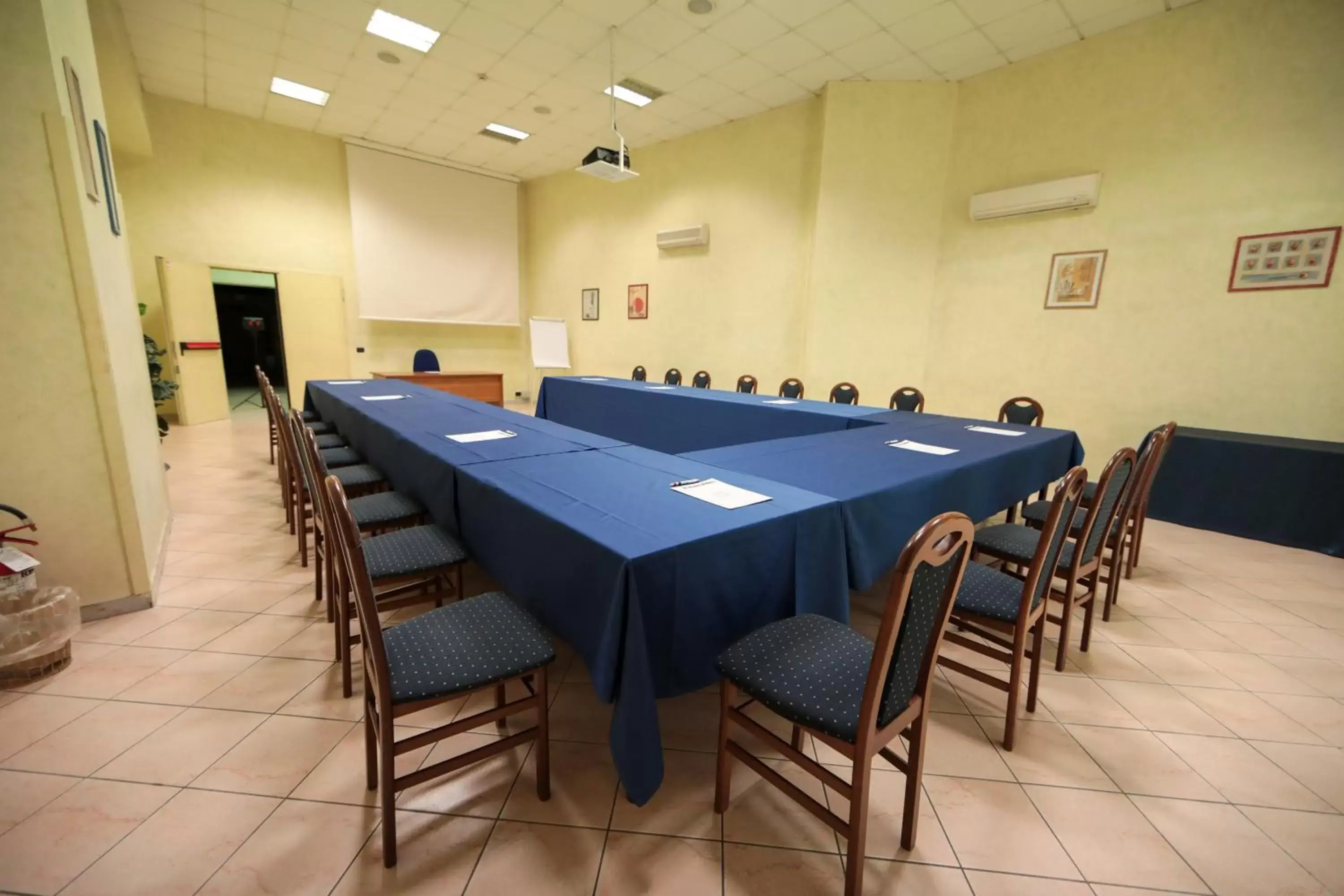 Business facilities in Edra Palace Hotel & Ristorante