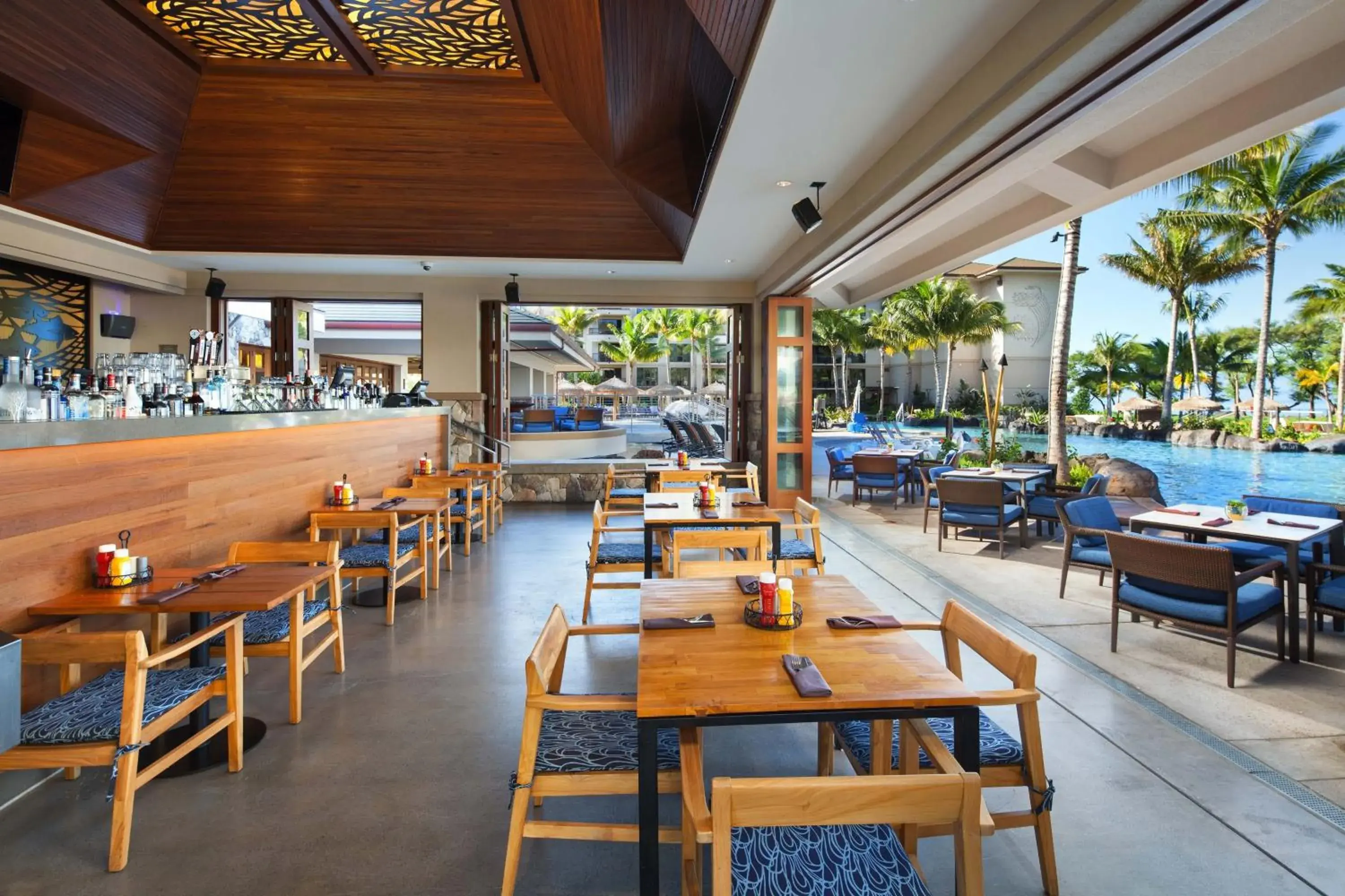 Swimming pool, Restaurant/Places to Eat in The Westin Nanea Ocean Villas, Ka'anapali