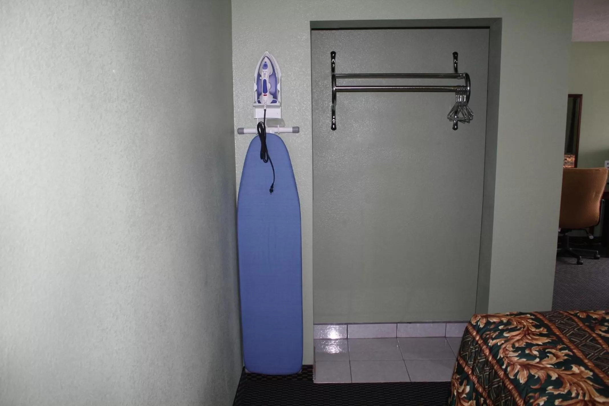 Photo of the whole room in Deluxe Inn Fort Stockton