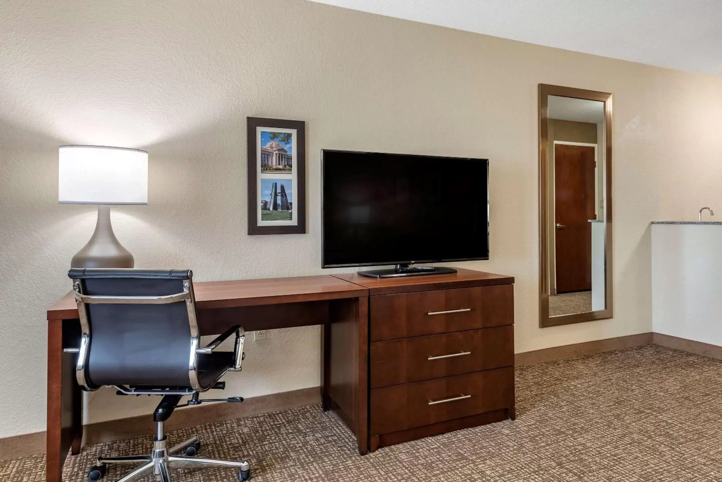 Photo of the whole room, TV/Entertainment Center in Comfort Inn & Suites Pueblo