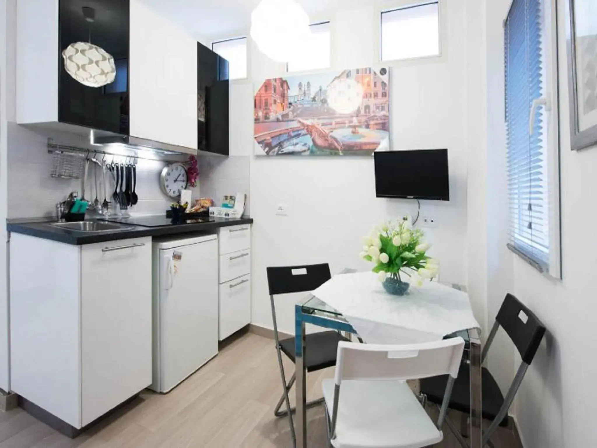 Kitchen or kitchenette, Kitchen/Kitchenette in Condotti Apartment