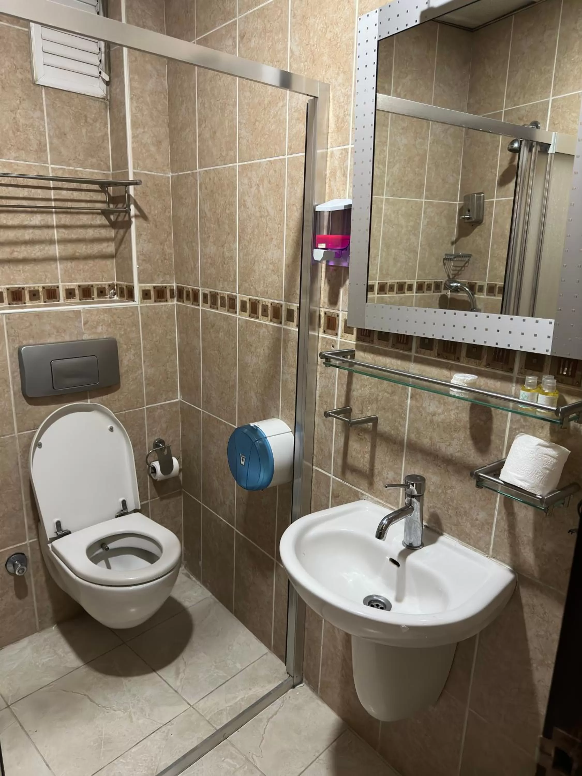Shower, Bathroom in GanitaLife Otel