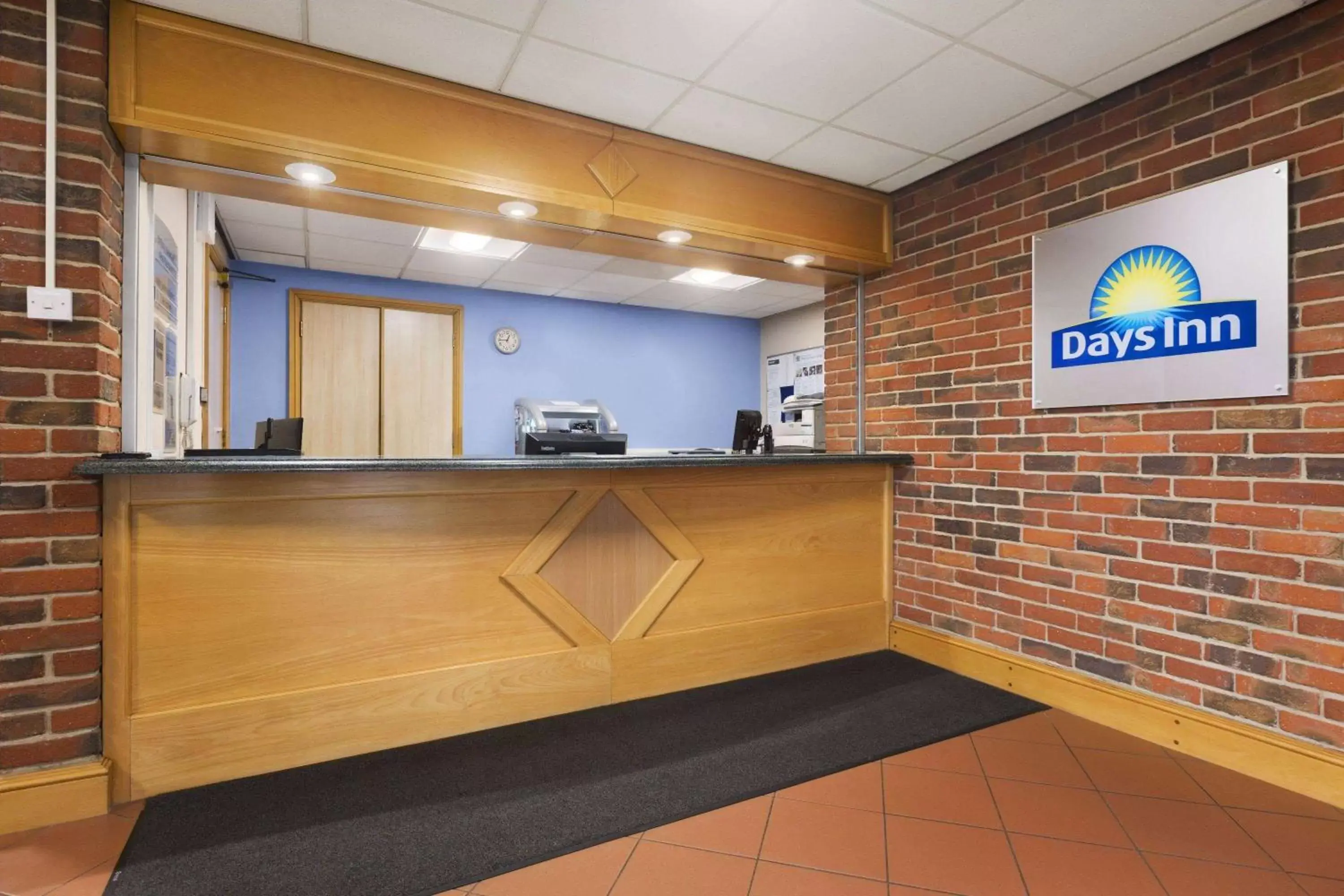 Lobby or reception in Days Inn by Wyndham Sevenoaks Clacket Lane