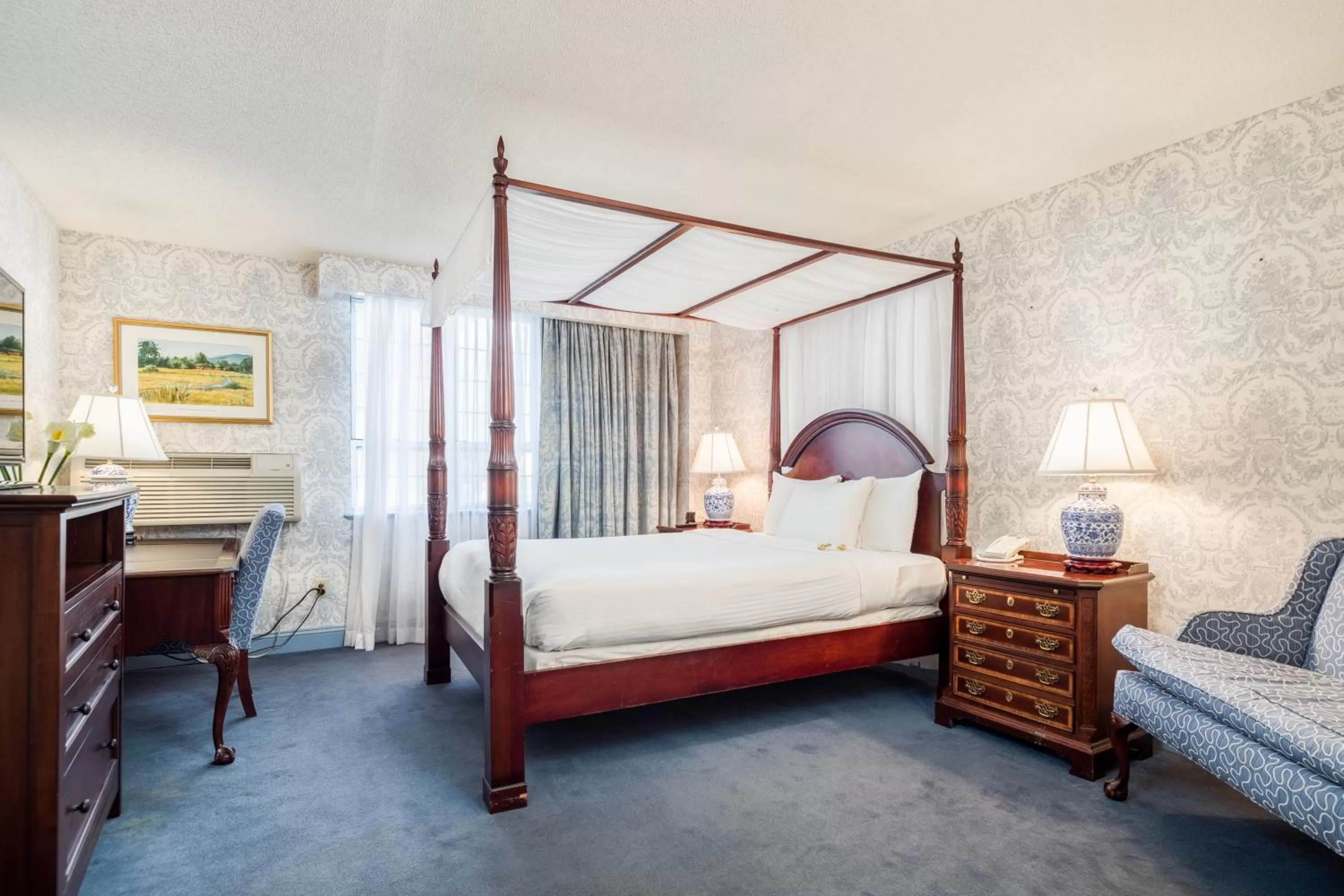 Bedroom, Bed in The Farmington Inn and Suites