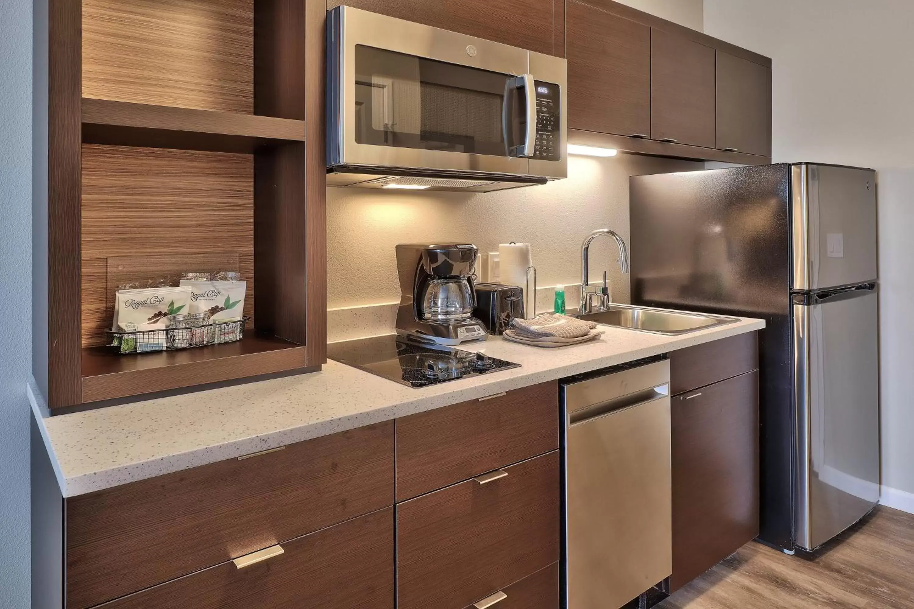 Kitchen or kitchenette, Kitchen/Kitchenette in TownePlace Suites by Marriott Albuquerque Old Town