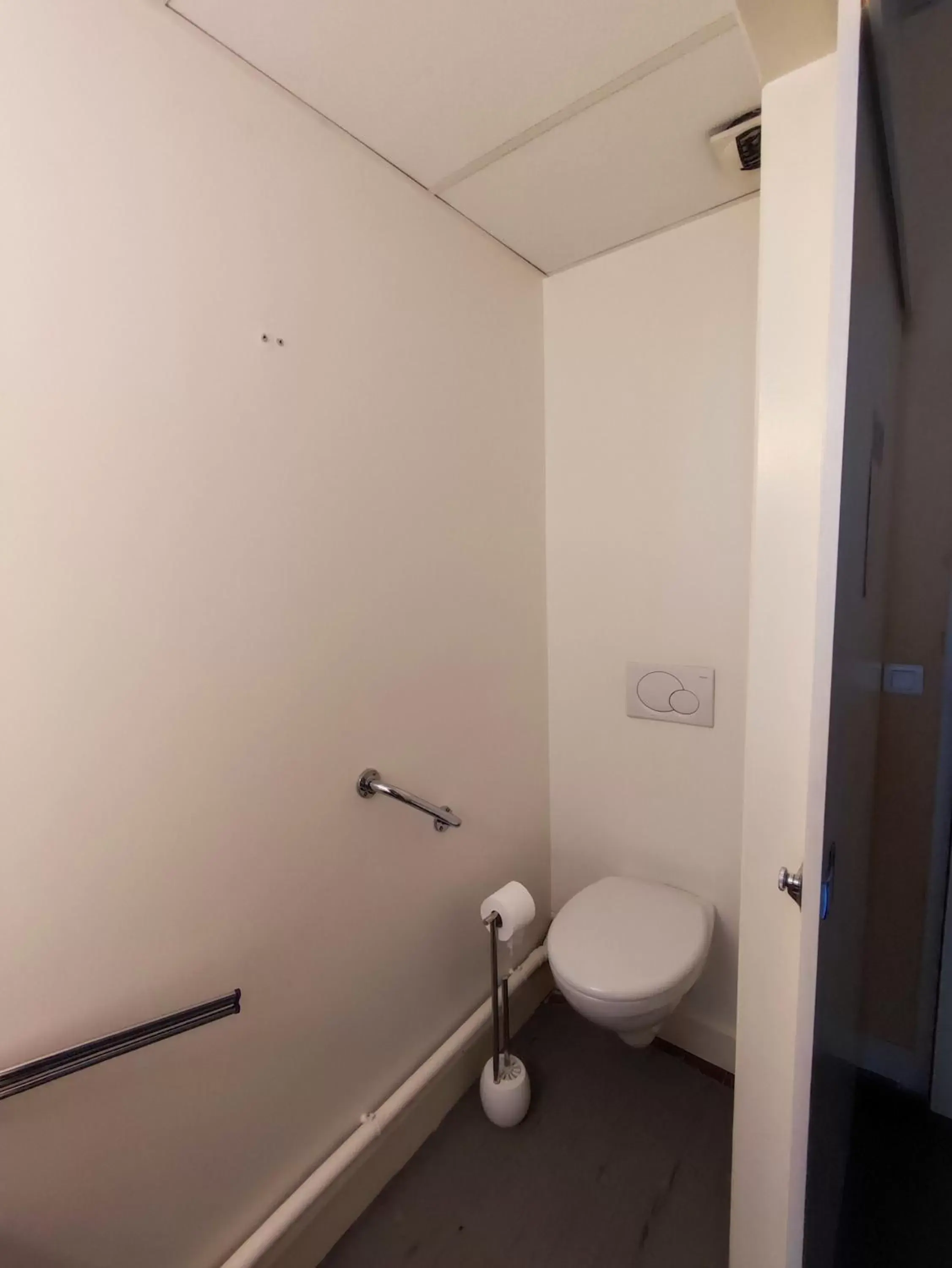 Bathroom in Gîte d'étape et de groupe du Clos Saint Roch