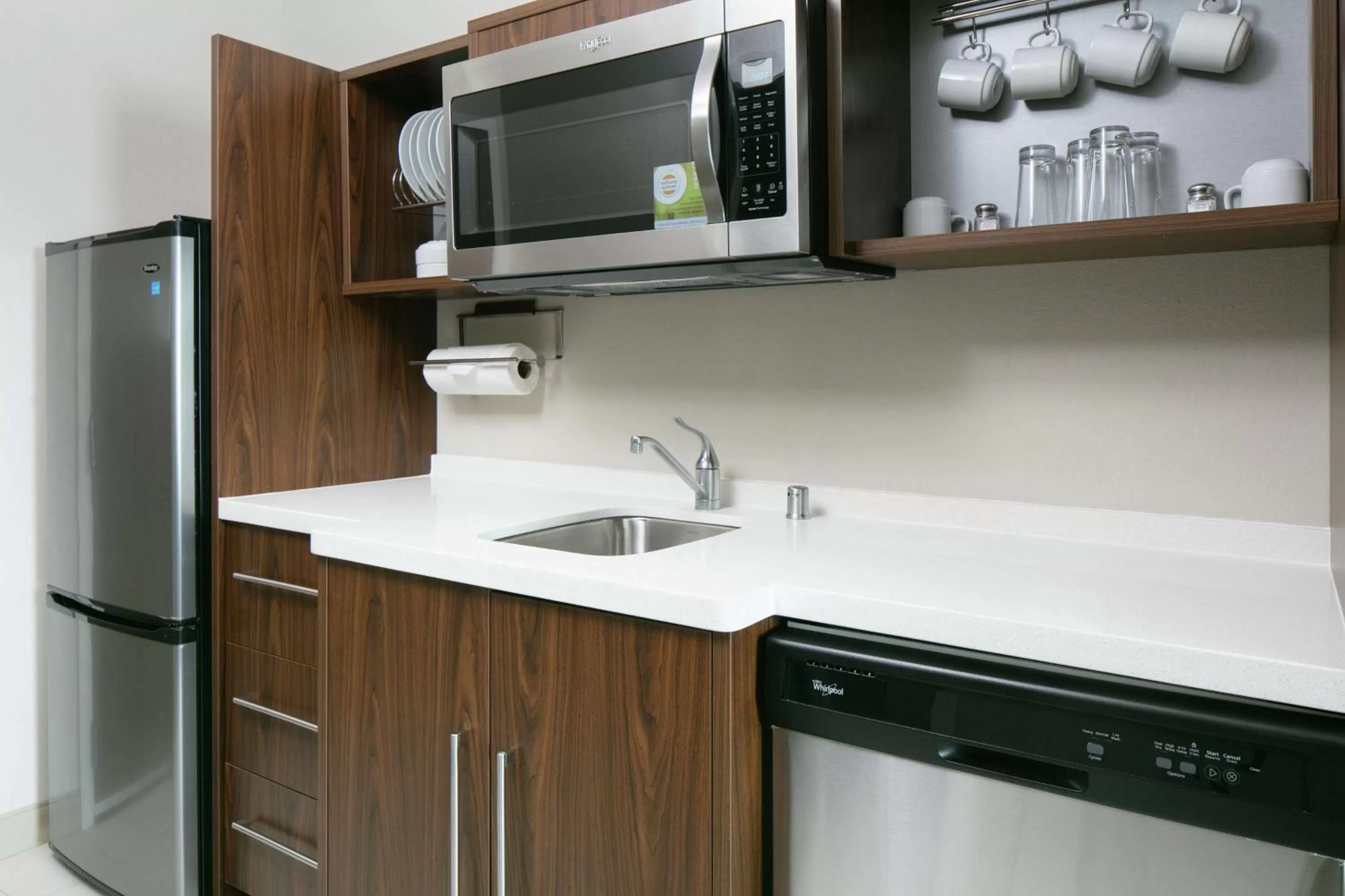 Kitchen or kitchenette in Home2 Suites By Hilton Menomonee Falls Milwaukee