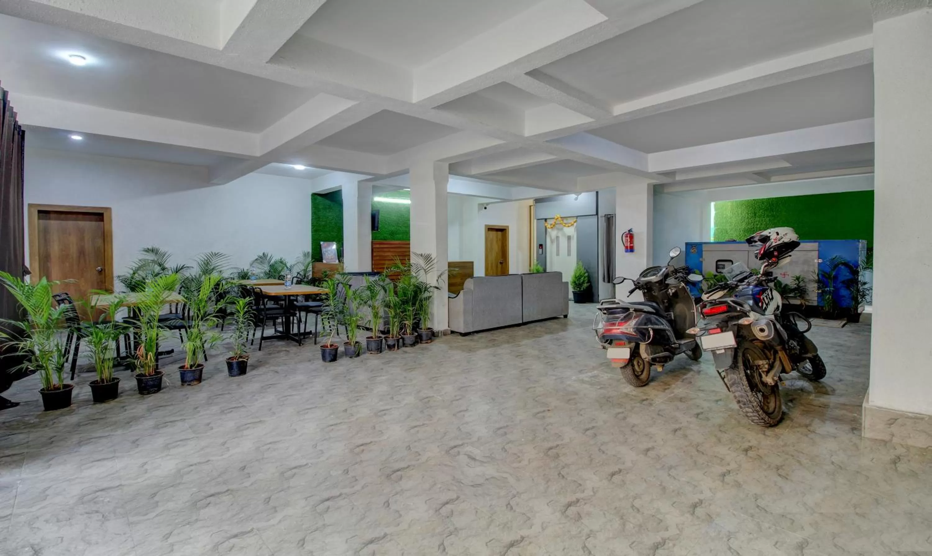 Parking in Treebo Trend White House