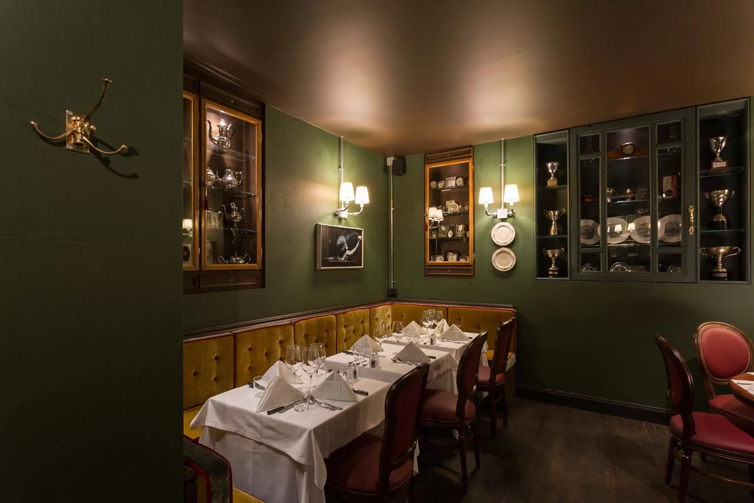 Restaurant/places to eat in Speronari Suites